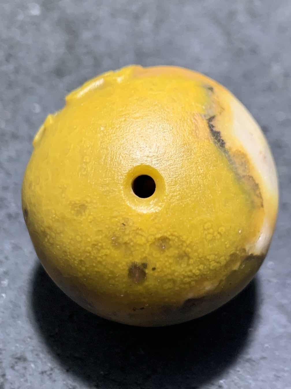 精美高玉化亚光原皮风化纹战国红玛瑙手工雕刻福字大圆珠一颗！