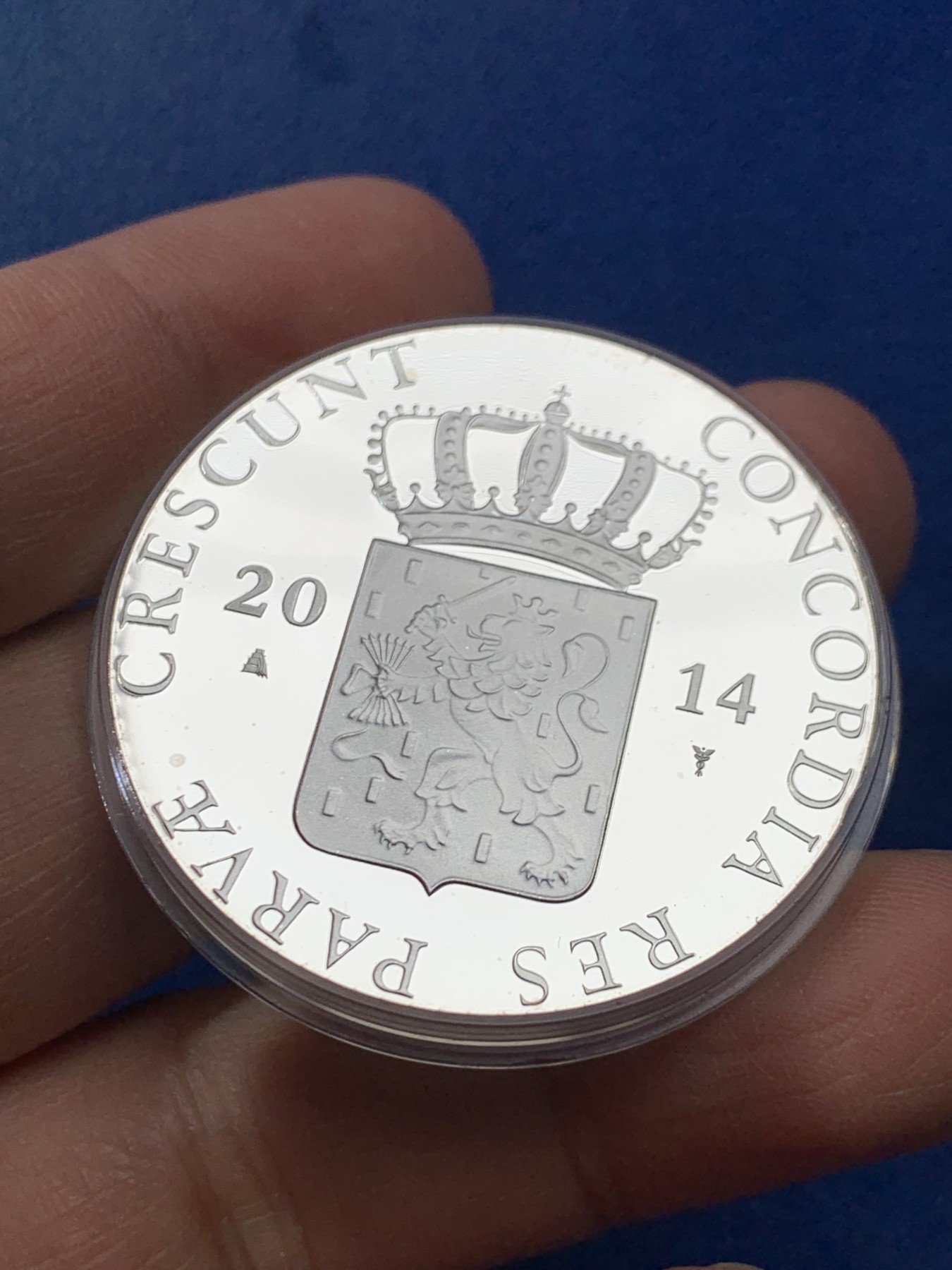 《竞宝斋》第225场-周日，周一，周二 3场 (全场包邮) 荷兰2014年弗莱福兰省（罗马士兵）杜卡特精制纪念银币 礼盒装 重28.25g 873银 40mm 发行仅3000枚