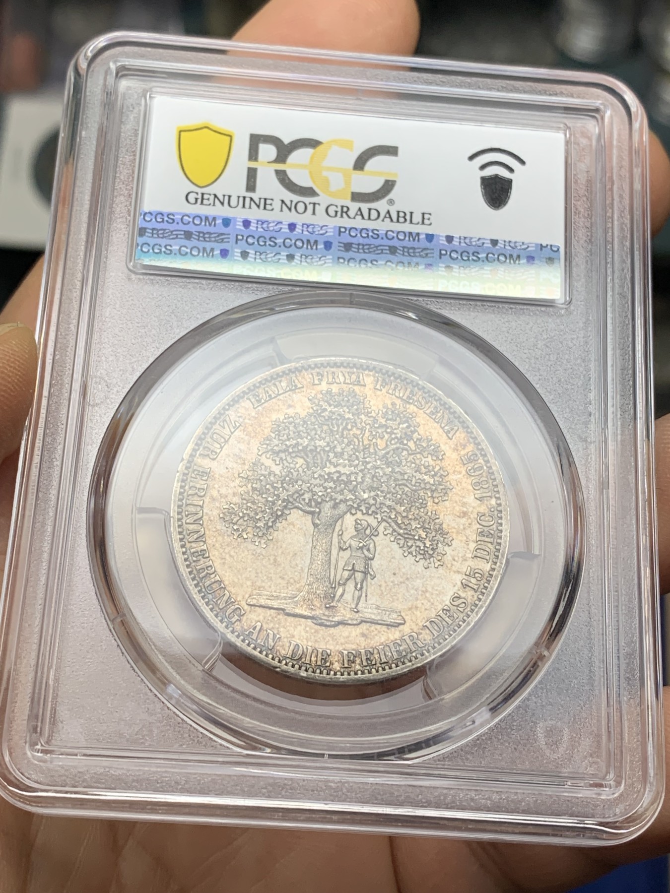 《竞宝斋》第225场-周日，周一，周二 3场 (全场包邮) NGC UNC 德国 1865年 汉诺威 名誉品 橡树泰勒  五彩包浆 实为难得 状态好 性价比高 除去没分没啥缺点