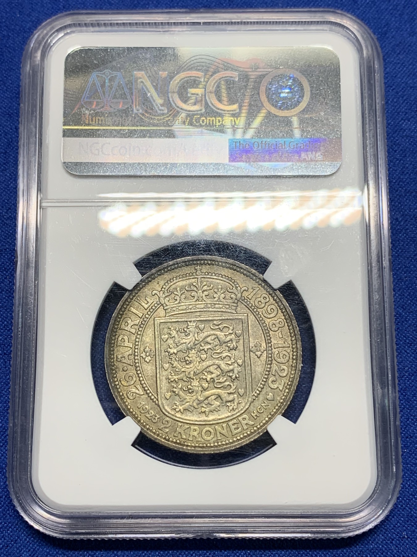 《竞宝斋》第225场-周日，周一，周二 3场 (全场包邮) NGC-MS64 丹麦王国克里斯坦十世1923年银婚纪念2克朗银币，漂亮的老欧洲彩，发行量仅20.3万枚