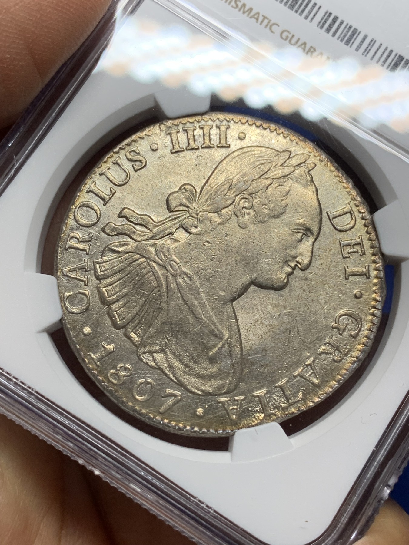 《竞宝斋》第225场-周日，周一，周二 3场 (全场包邮) NGC UNC西属墨西哥1807年MO TH卡洛斯四世双柱8R 未流通状态 带光冲击分数！