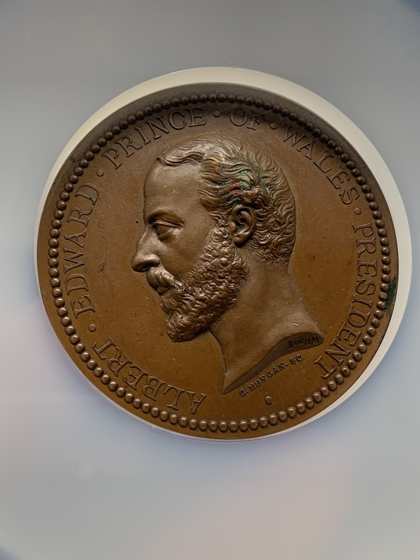 《竞宝斋》第225场-周日，周一，周二 3场 (全场包邮) NGC MS62BN 英国1874伦敦展览纪念铜章 加厚大盒装