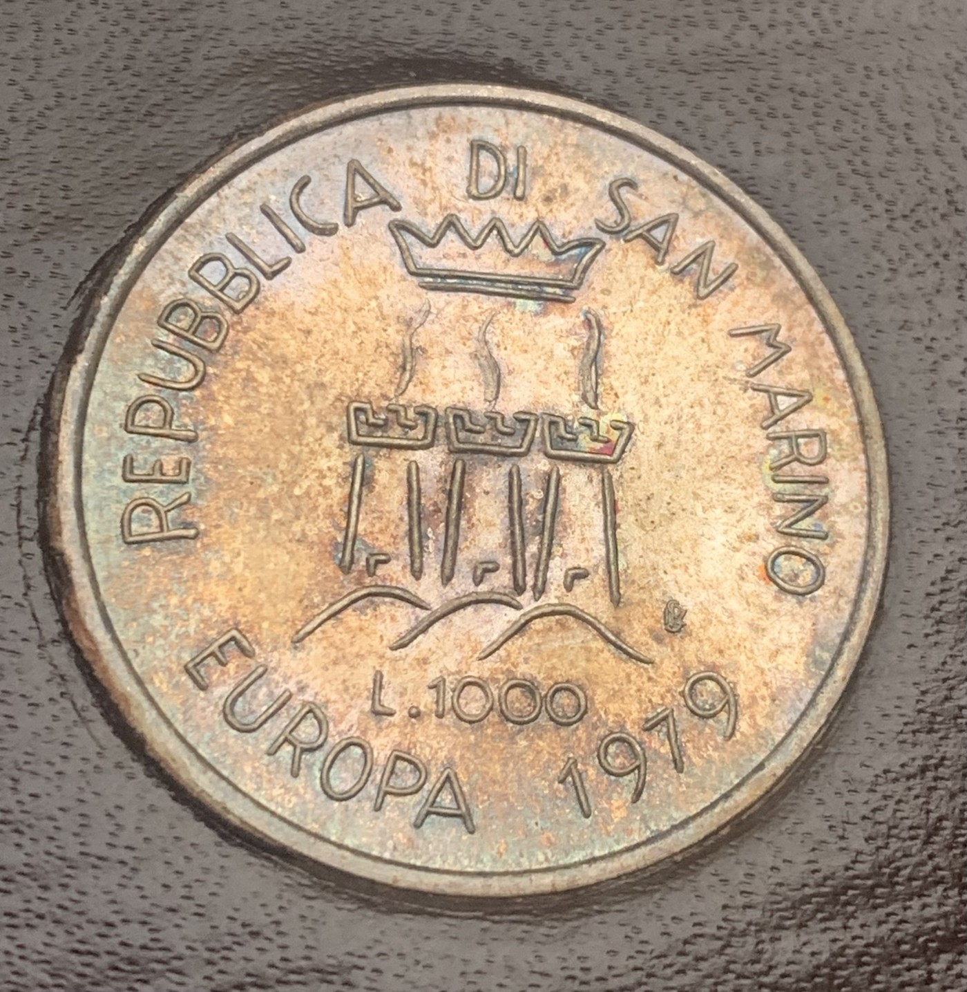 瓶子🏺第122期拍卖会 圣马力诺1979年1000里拉银币 五彩原封