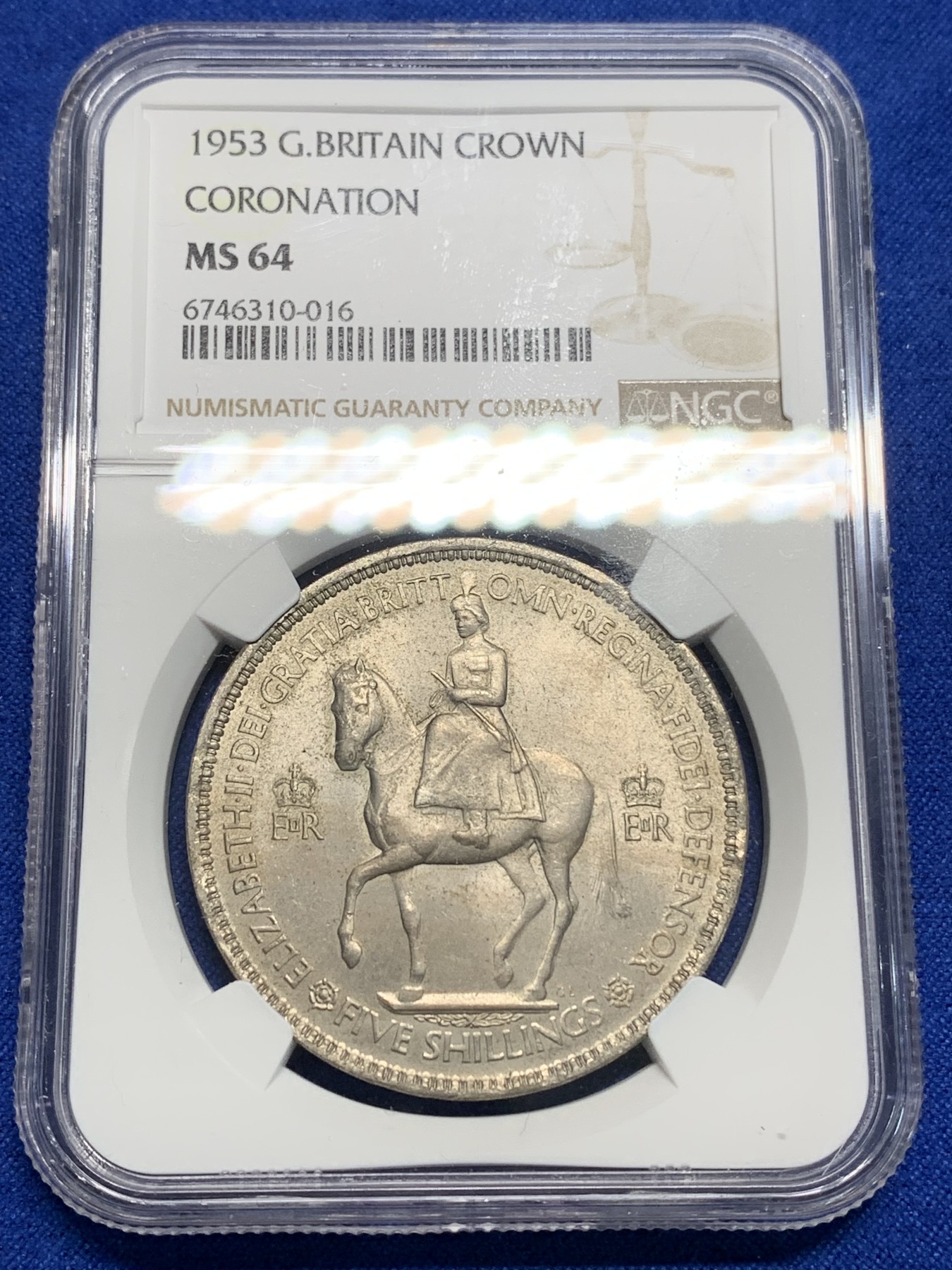 《竞宝斋》第225场-周日，周一，周二 3场 (全场包邮) NGC-MS64 英国1953年 伊丽莎白二世女王加冕登基纪念克朗