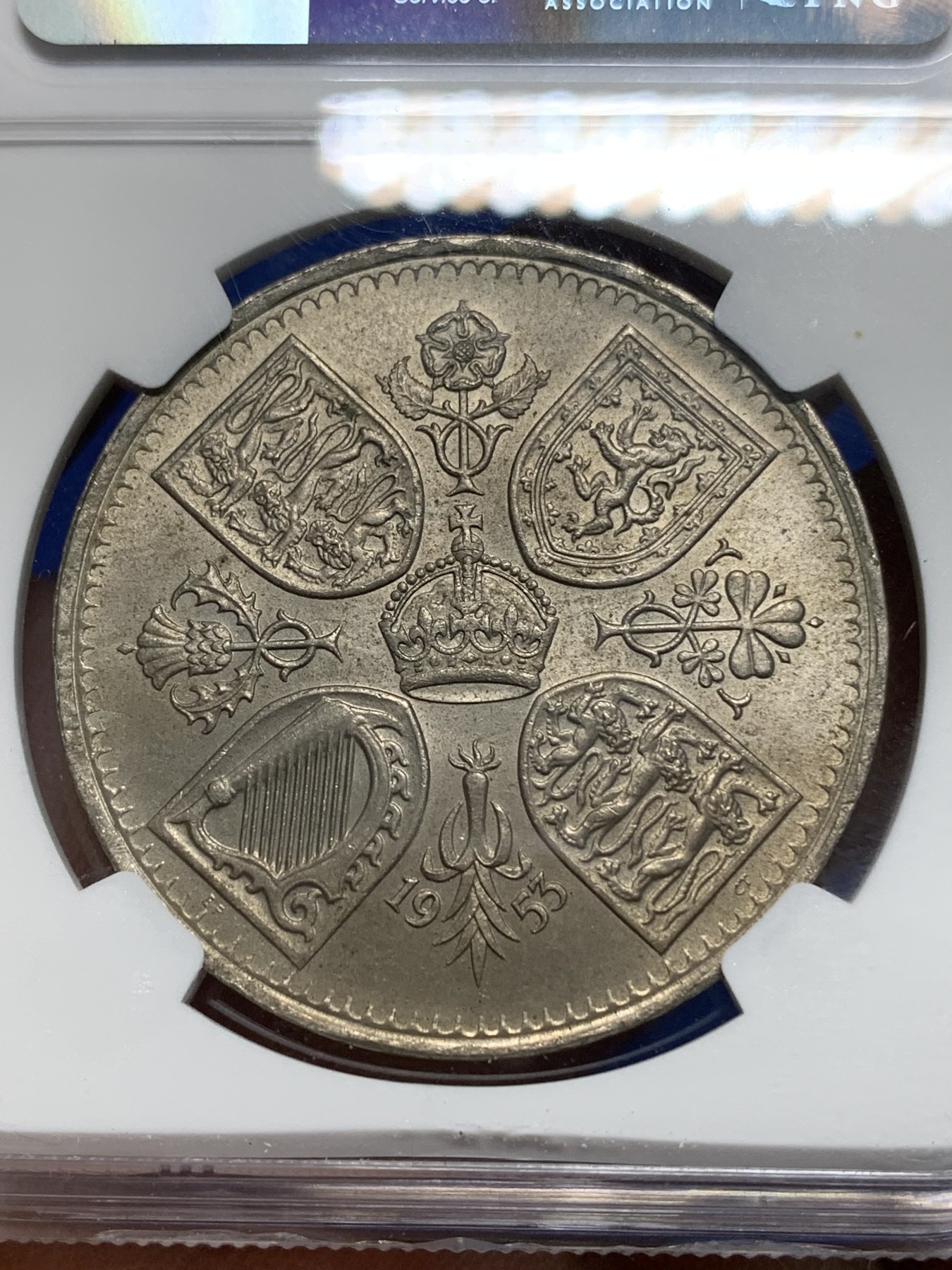 《竞宝斋》第225场-周日，周一，周二 3场 (全场包邮) NGC-MS64 英国1953年 伊丽莎白二世女王加冕登基纪念克朗