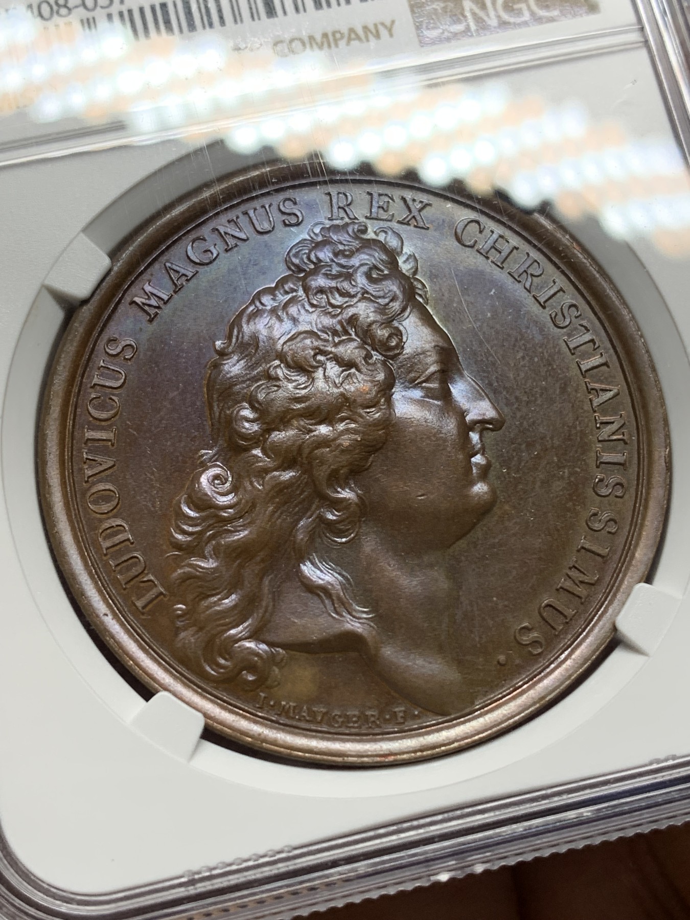 《竞宝斋》第225场-周日，周一，周二 3场 (全场包邮) 唯一冠军分 NGC MS64 法国1682年太阳王路易十四国王正义铜章