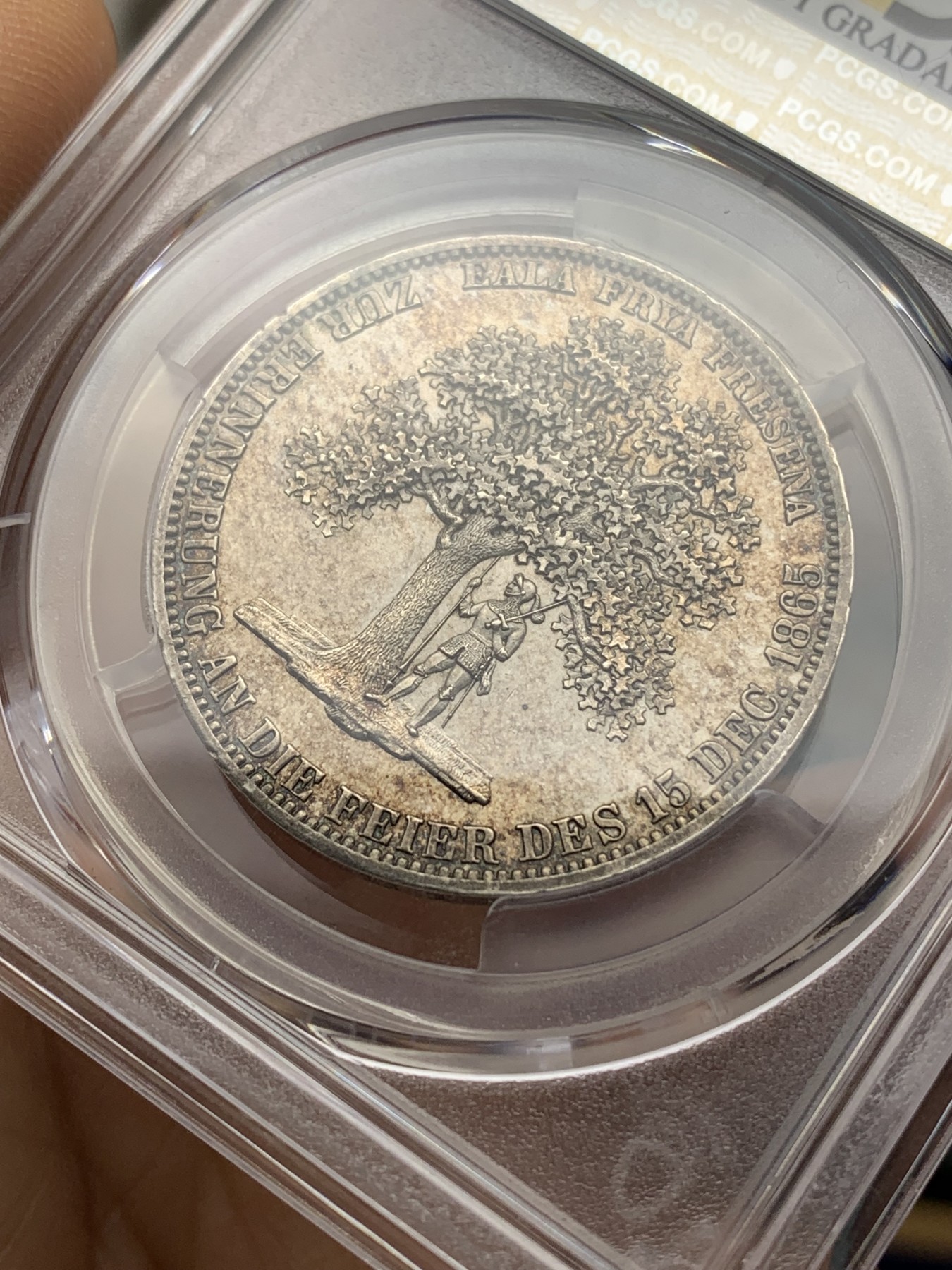 《竞宝斋》第225场-周日，周一，周二 3场 (全场包邮) NGC UNC 德国 1865年 汉诺威 名誉品 橡树泰勒  五彩包浆 实为难得 状态好 性价比高 除去没分没啥缺点