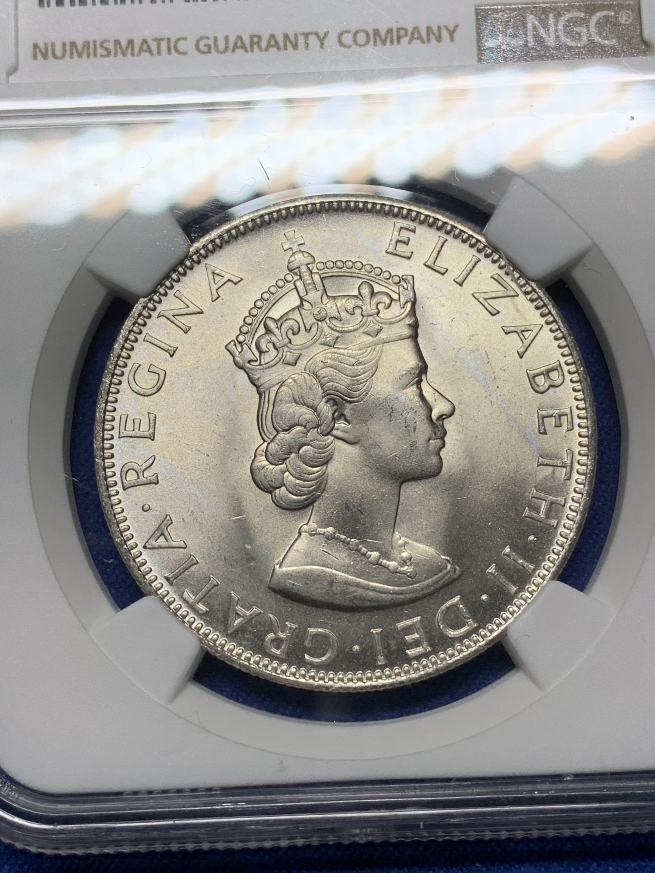 《竞宝斋》第225场-周日，周一，周二 3场 (全场包邮) NGC MS66英属百慕大群岛1964年伊丽莎白二世1克朗大银币 原装卷拆高分 收藏级