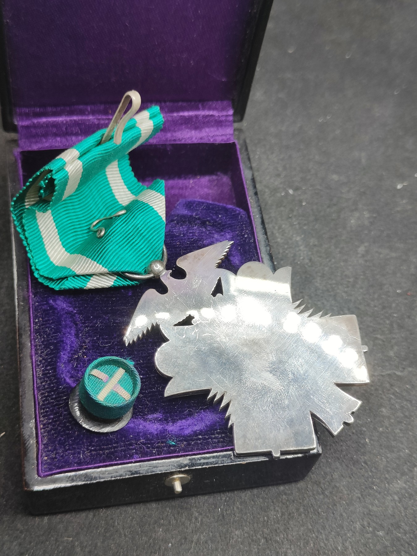 全场0元起拍 第118期 咸鱼国勋章拍卖专场 12月20日（周三）下午6：00开始 日本七级金鸱章 银制带盒略