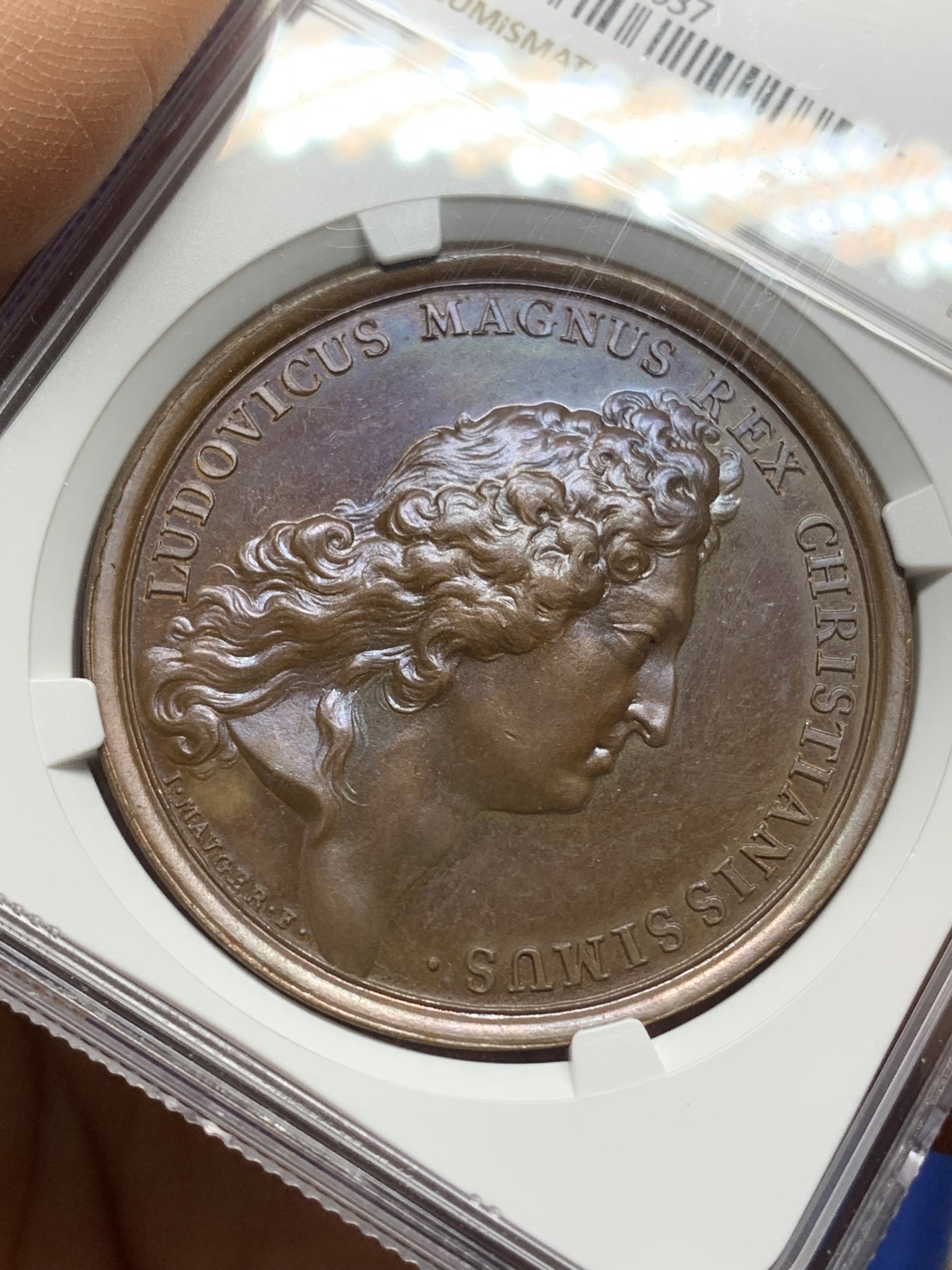 《竞宝斋》第225场-周日，周一，周二 3场 (全场包邮) 唯一冠军分 NGC MS64 法国1682年太阳王路易十四国王正义铜章