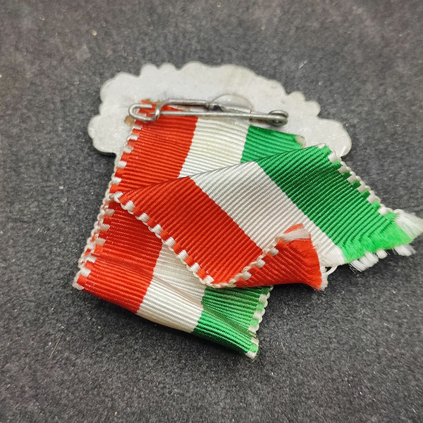 全场0元起拍 第118期 咸鱼国勋章拍卖专场 12月20日（周三）下午6：00开始 西德纪念章