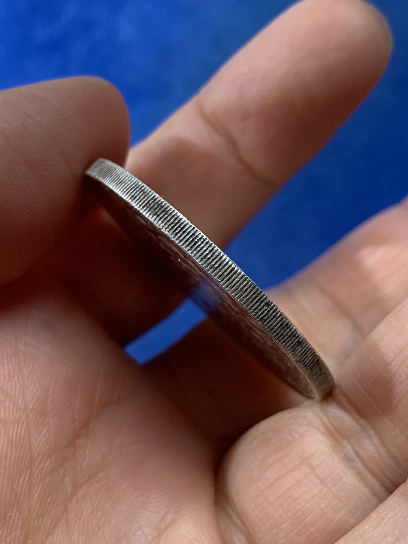 《竞宝斋》第225场-周日，周一，周二 3场 (全场包邮) 1957年英属锡兰佛教千年纪念大银币，28.27克，含银量0.925，细节见图