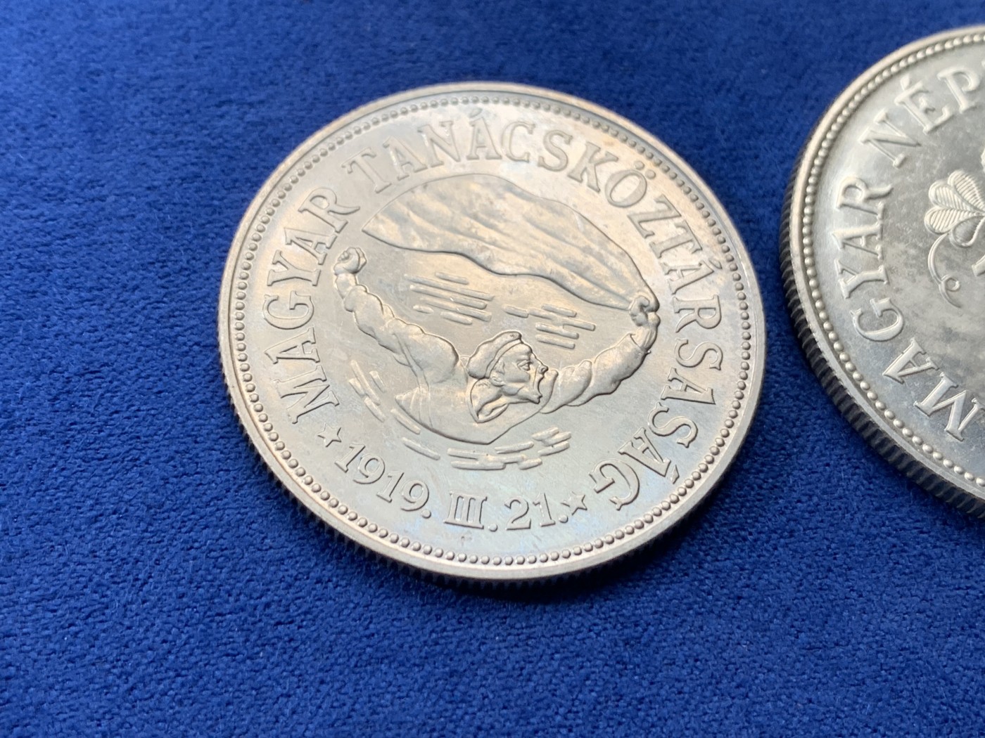 《竞宝斋》第225场-周日，周一，周二 3场 (全场包邮) 两枚一组 匈牙利1969年建国50周年纪念银币 50福林+100福林