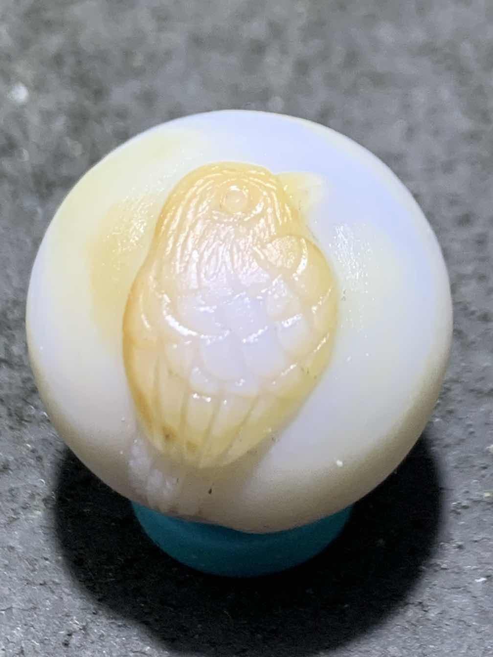 精美高玉化亚光海洋玉髓手工俏色巧雕喜鹊报喜随形2.0圆珠一个