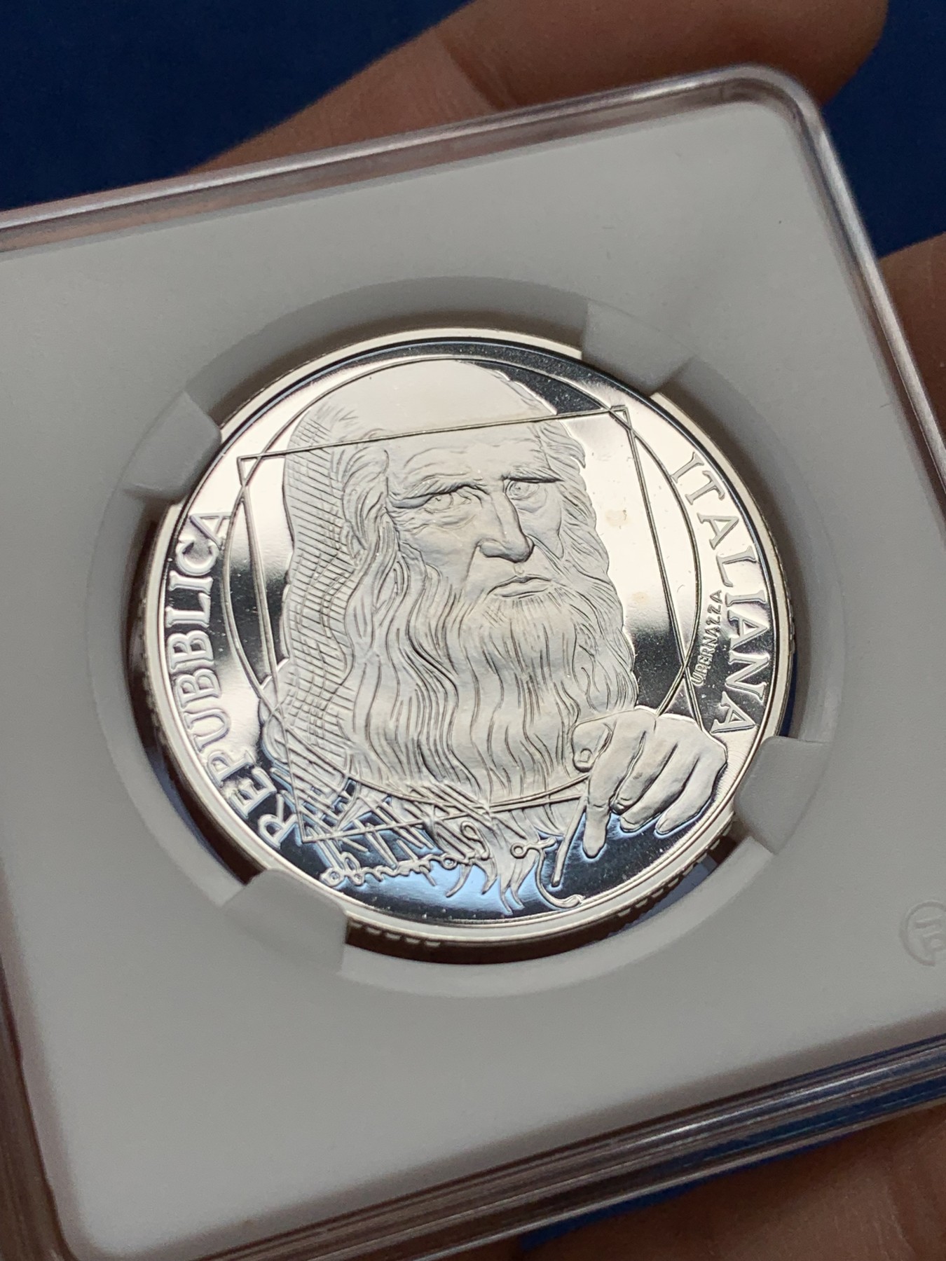 《竞宝斋》第225场-周日，周一，周二 3场 (全场包邮) 意大利2006年欧洲之星达芬奇10欧精制银币 重22g 925银 34mm 发行25000枚