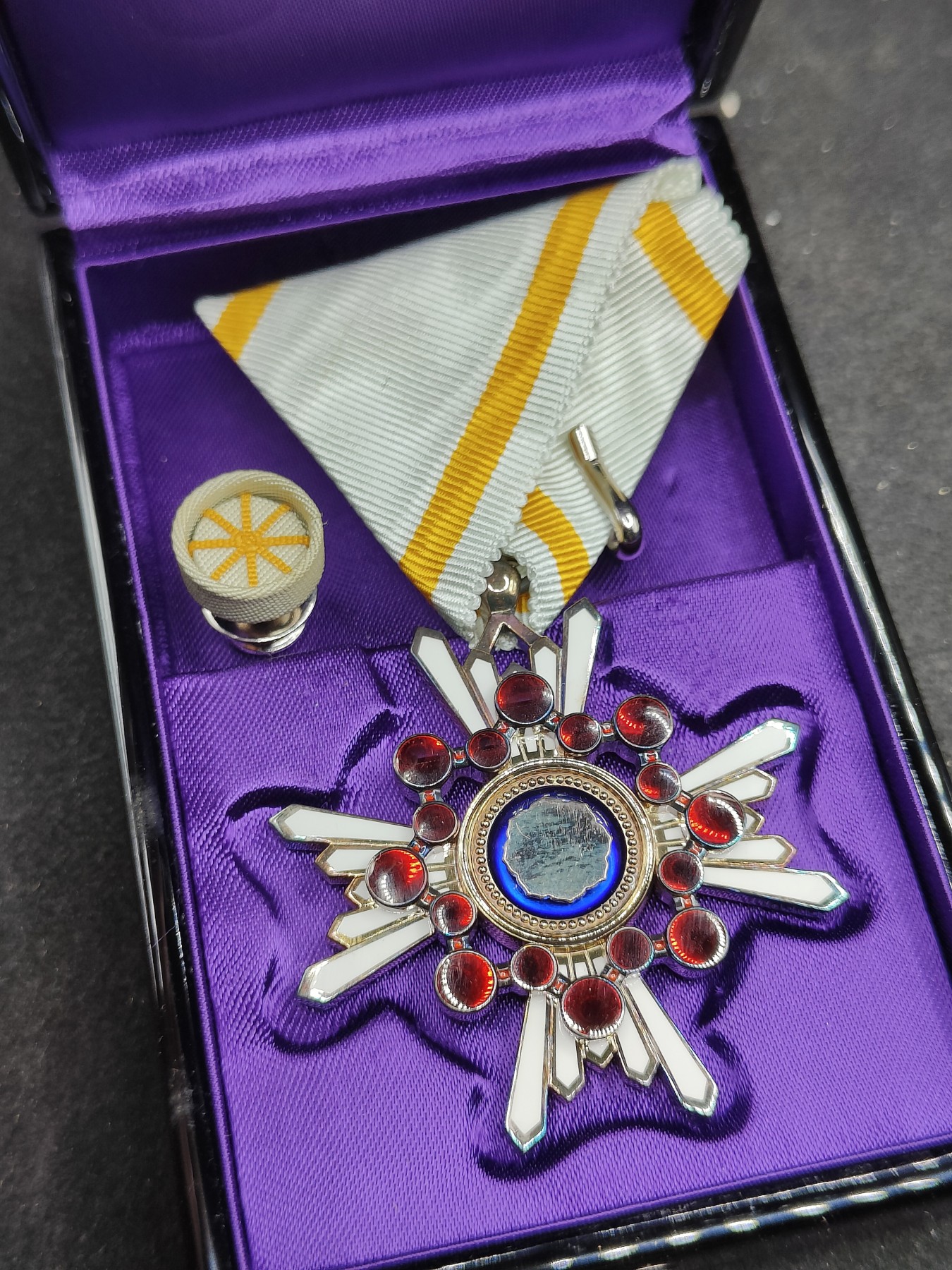 全场0元起拍 第118期 咸鱼国勋章拍卖专场 12月20日（周三）下午6：00开始 美品 日本五等瑞宝章 银制带盒略