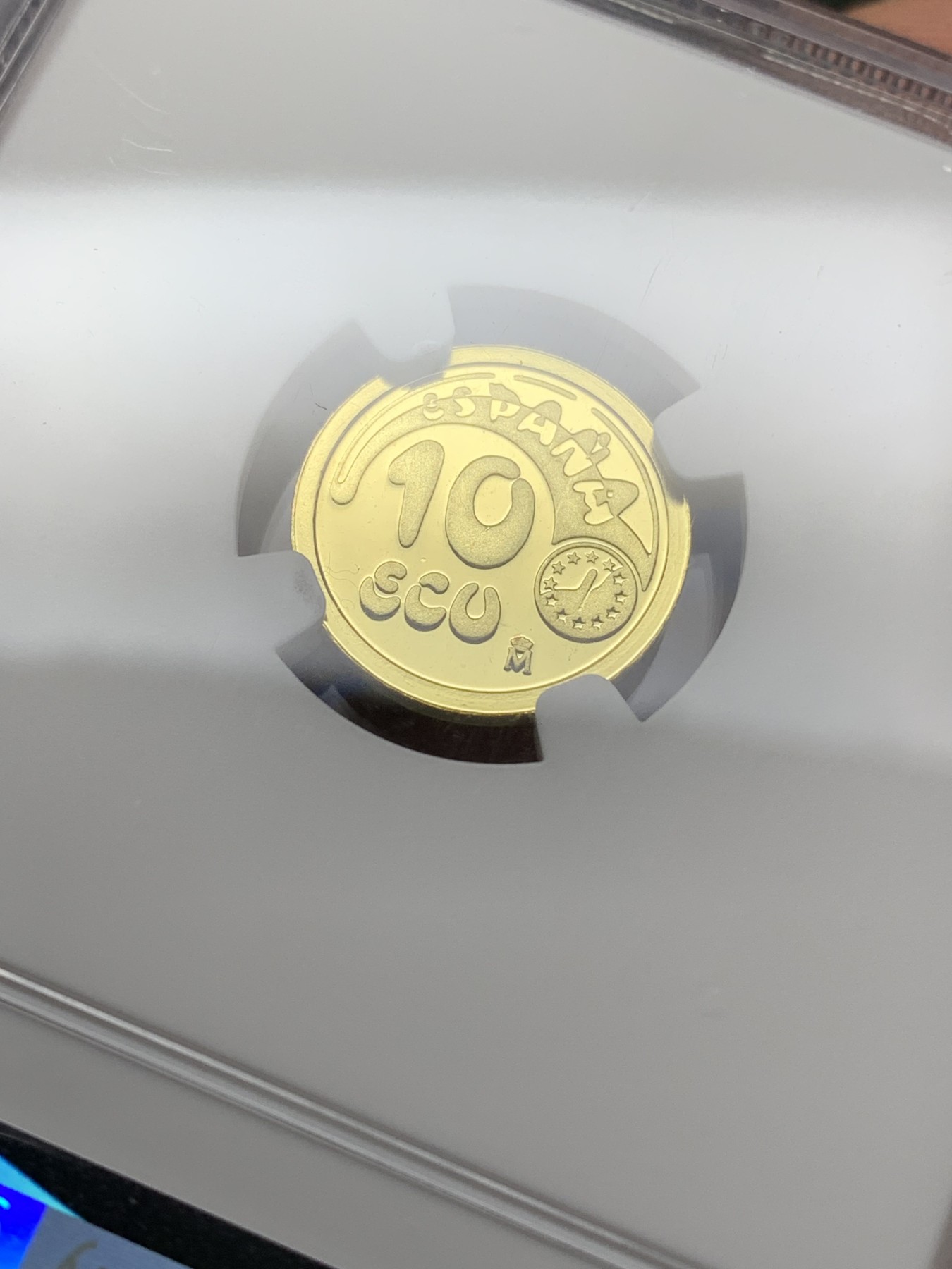 《竞宝斋》第225场-周日，周一，周二 3场 (全场包邮) NGC-PF66UC西班牙1989年10艾古金币 重3.45克900金 少见极品唯一冠军分