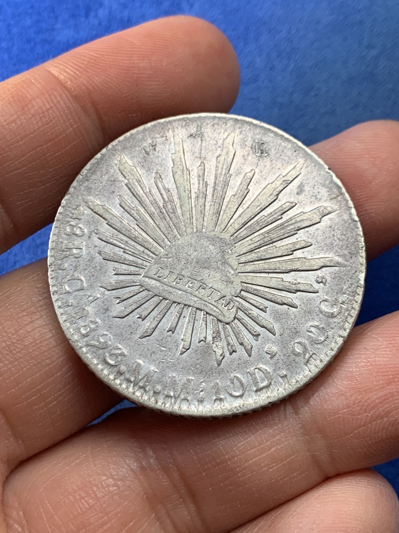 《竞宝斋》第225场-周日，周一，周二 3场 (全场包邮) 1893年墨西哥鹰洋 XF品，老鹰双翼下太阳戳和8字戳挺有特色