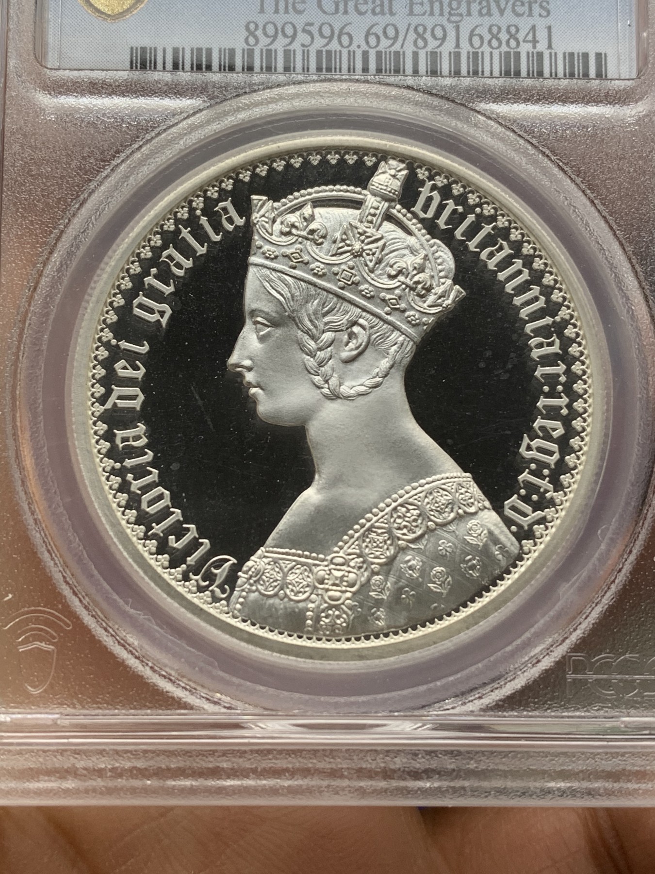 《竞宝斋》第225场-周日，周一，周二 3场 (全场包邮) PCGS-PR69DCAM 英国 2021年 维多利亚哥特肖像5英镑加厚精制银币 2盎司 发行量3750枚