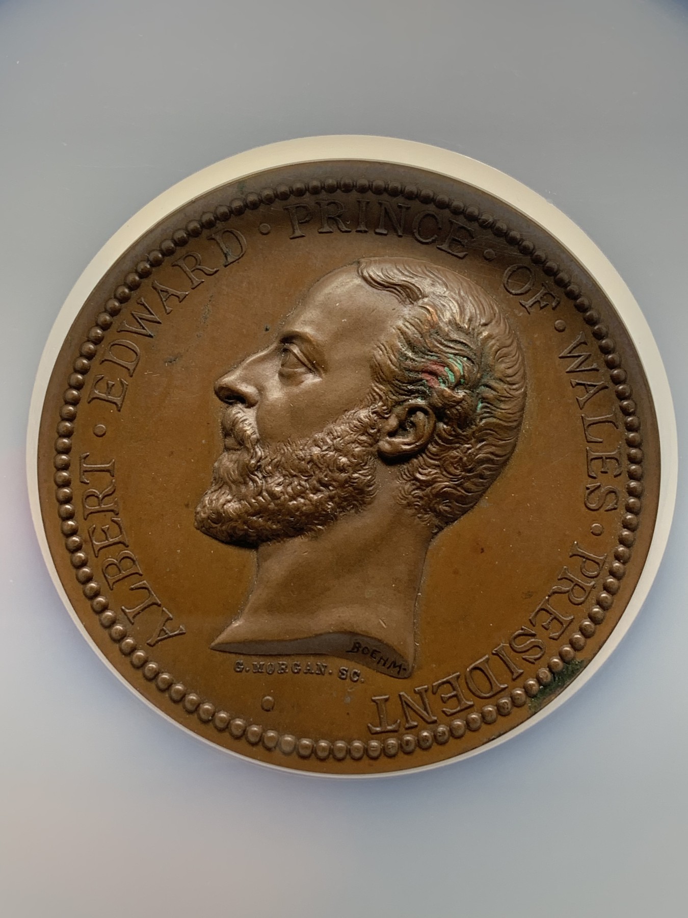 《竞宝斋》第225场-周日，周一，周二 3场 (全场包邮) NGC MS62BN 英国1874伦敦展览纪念铜章 加厚大盒装