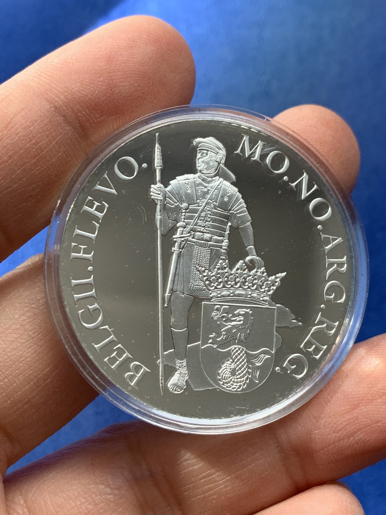 《竞宝斋》第225场-周日，周一，周二 3场 (全场包邮) 荷兰2014年弗莱福兰省（罗马士兵）杜卡特精制纪念银币 礼盒装 重28.25g 873银 40mm 发行仅3000枚