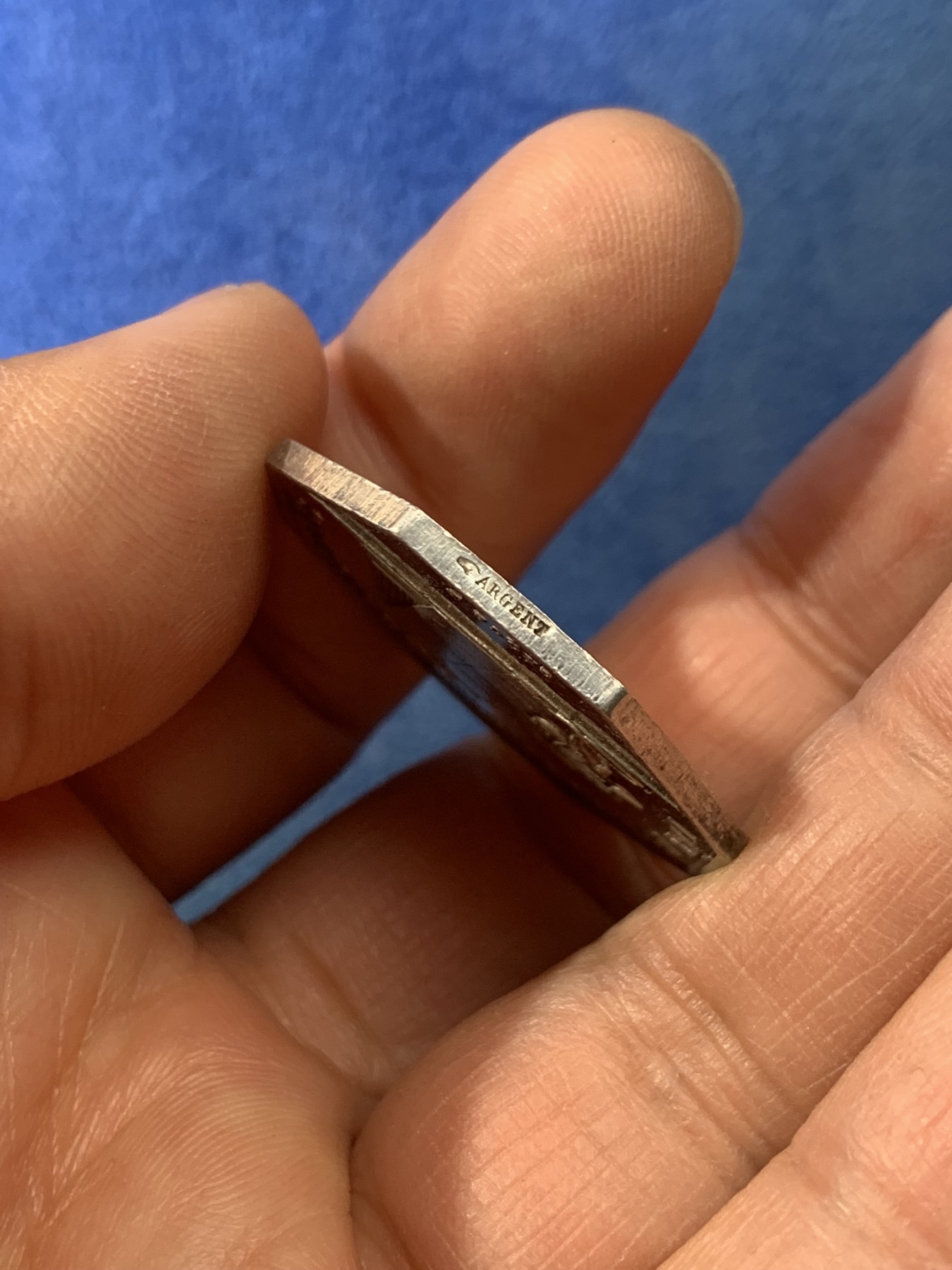 《竞宝斋》第225场-周日，周一，周二 3场 (全场包邮) 法国欧赛尔公证处八角银质代币，全能之眼，12.96g，30.8mm，1845-1860年手指边铭