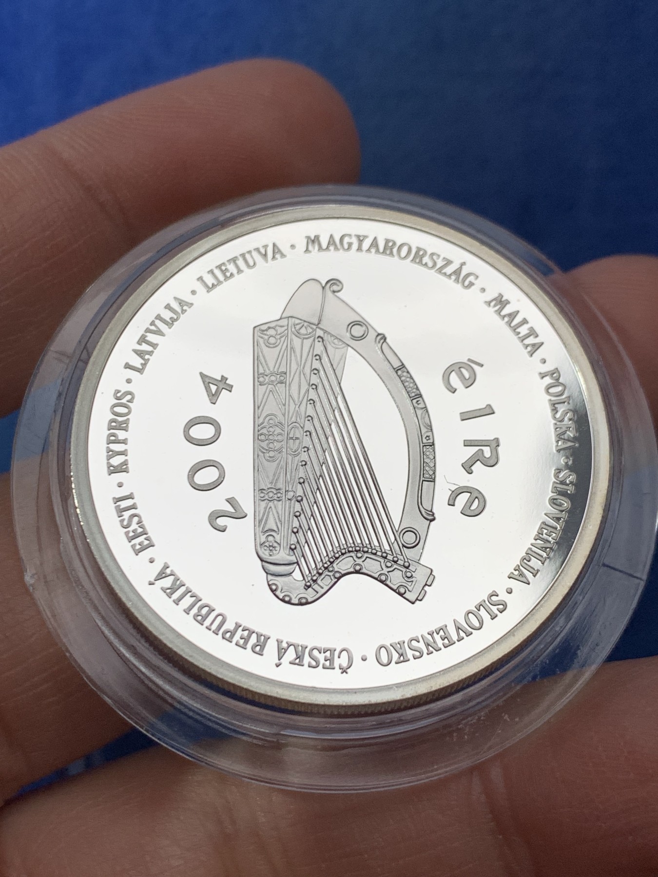 《竞宝斋》第225场-周日，周一，周二 3场 (全场包邮) 爱尔兰2004年欧洲之星-欧盟东扩天鹅纪念银币 10欧元精制币 重28.28g 925银 38.61mm 发行7500枚