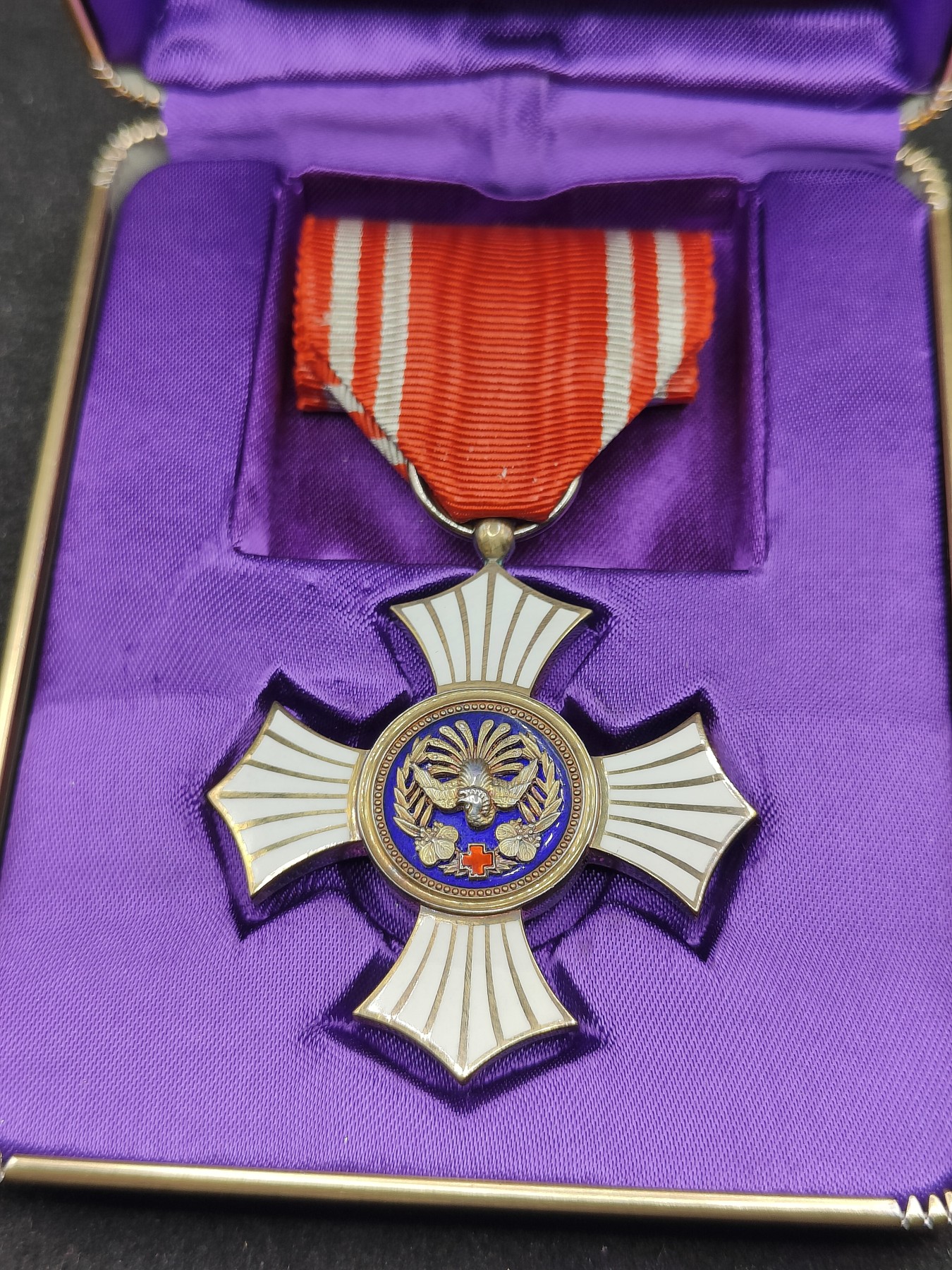 全场0元起拍 第118期 咸鱼国勋章拍卖专场 12月20日（周三）下午6：00开始 日本赤十字金有功章 银制带盒