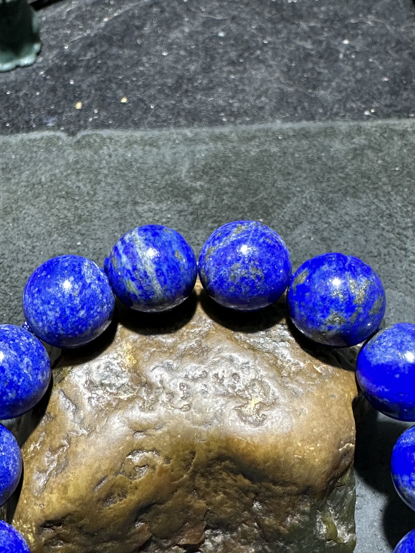 天然原矿阿富汗老矿青金石手串一条，