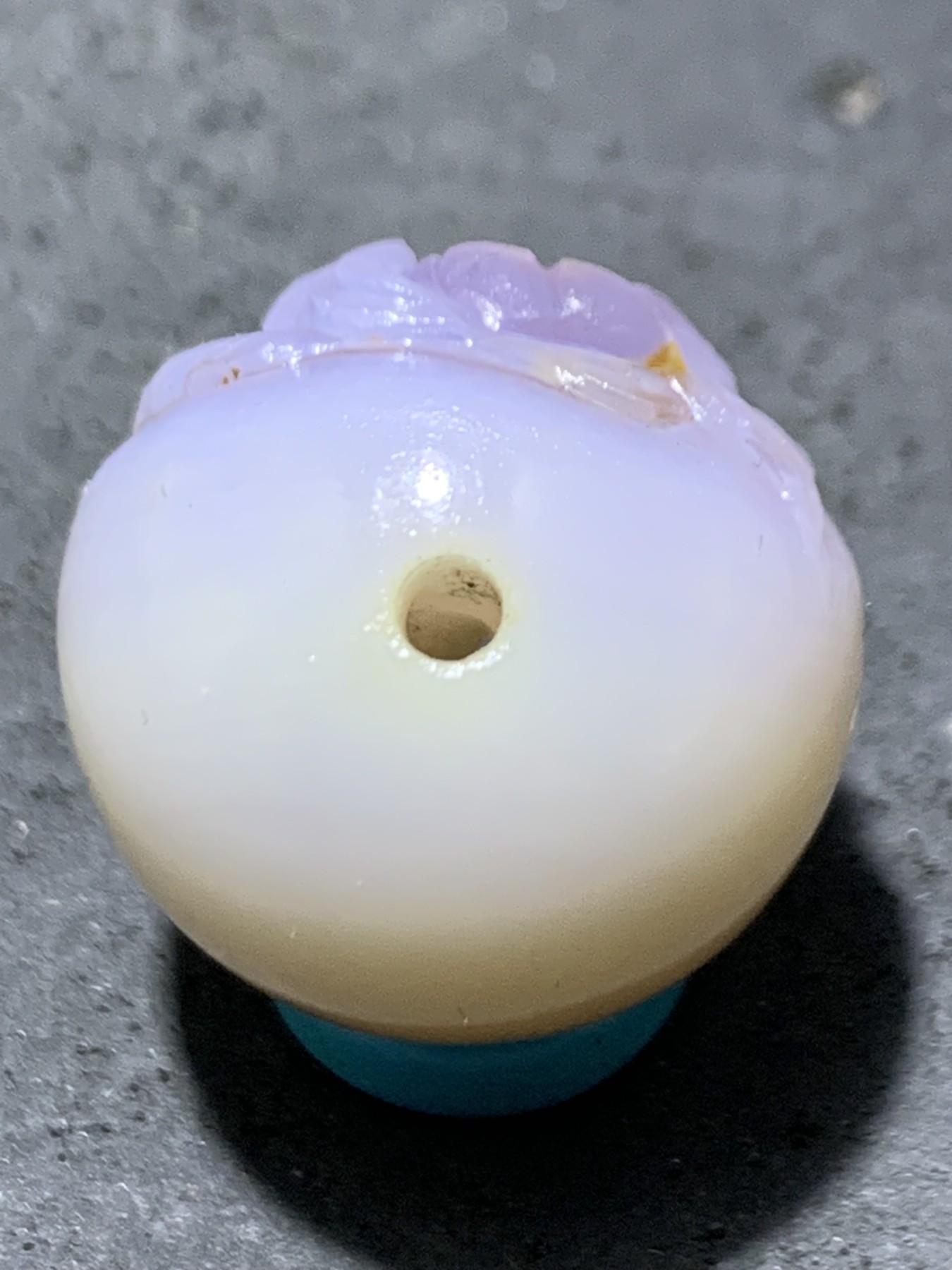 精美高玉化亚光海洋玉髓手工俏色巧雕牡丹随形2.0随形圆珠一个！