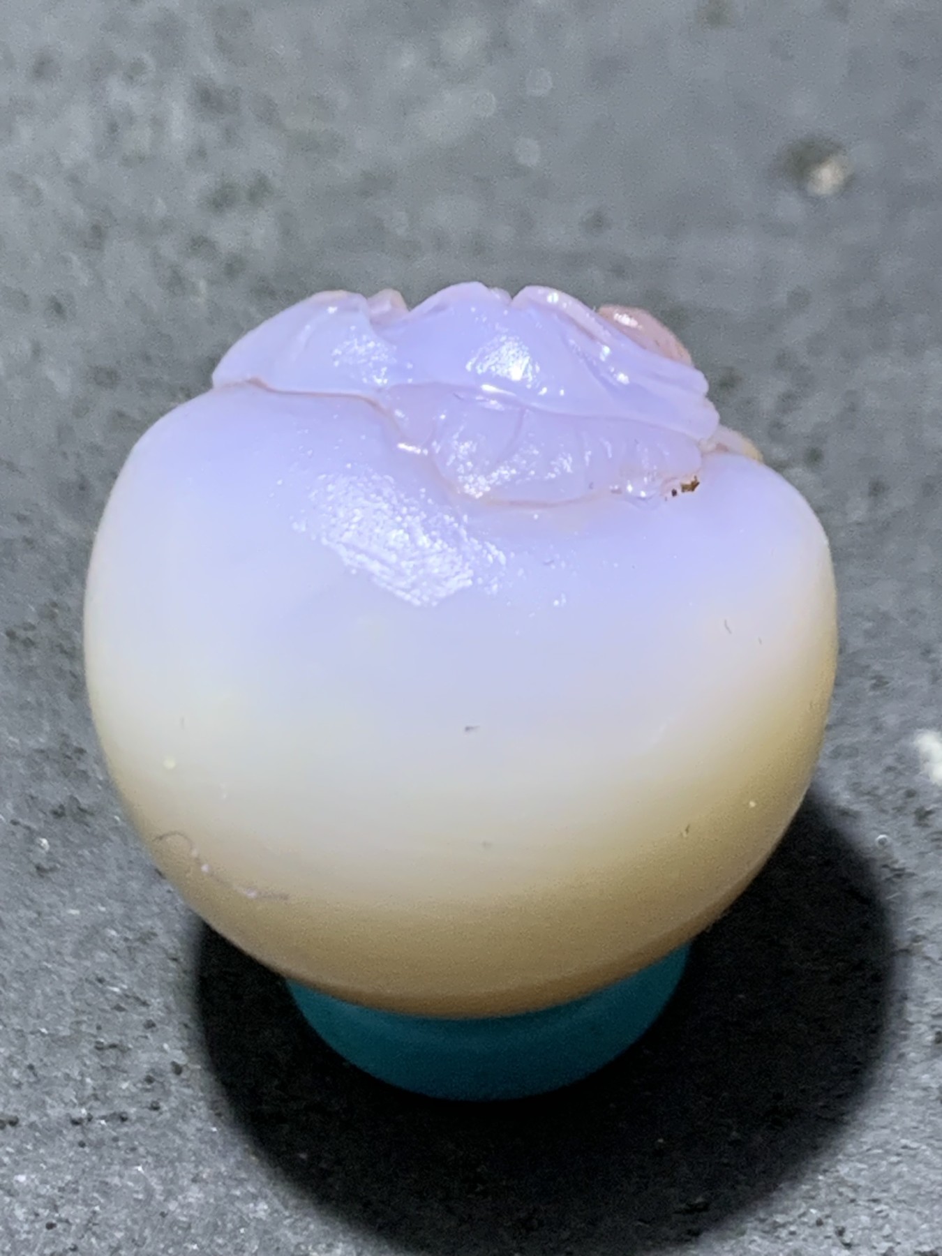 精美高玉化亚光海洋玉髓手工俏色巧雕牡丹随形2.0随形圆珠一个！