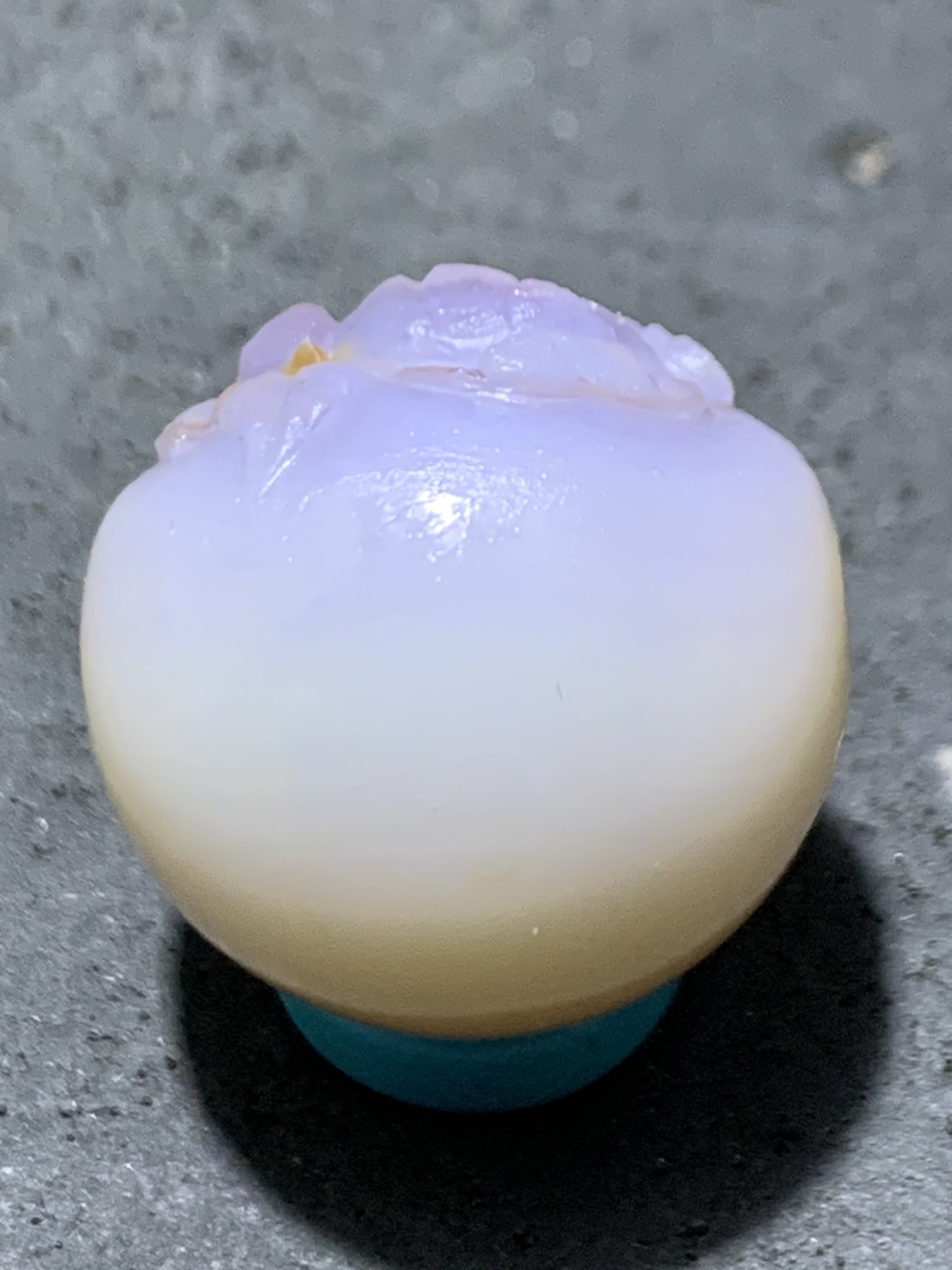 精美高玉化亚光海洋玉髓手工俏色巧雕牡丹随形2.0随形圆珠一个！