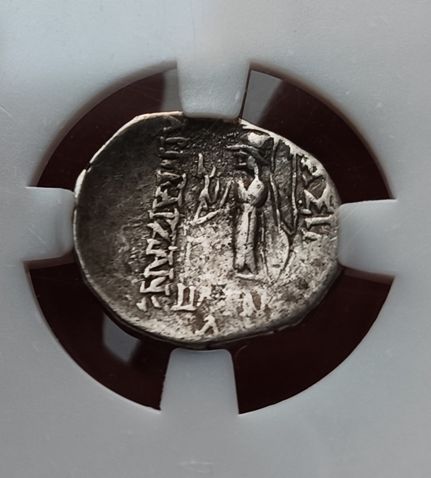 瓶子🏺第122期拍卖会 古希腊-卡帕多西亚王国阿里奥巴赞尼斯一世银币 公元前96-前62年 背面雅典娜手托胜利女神