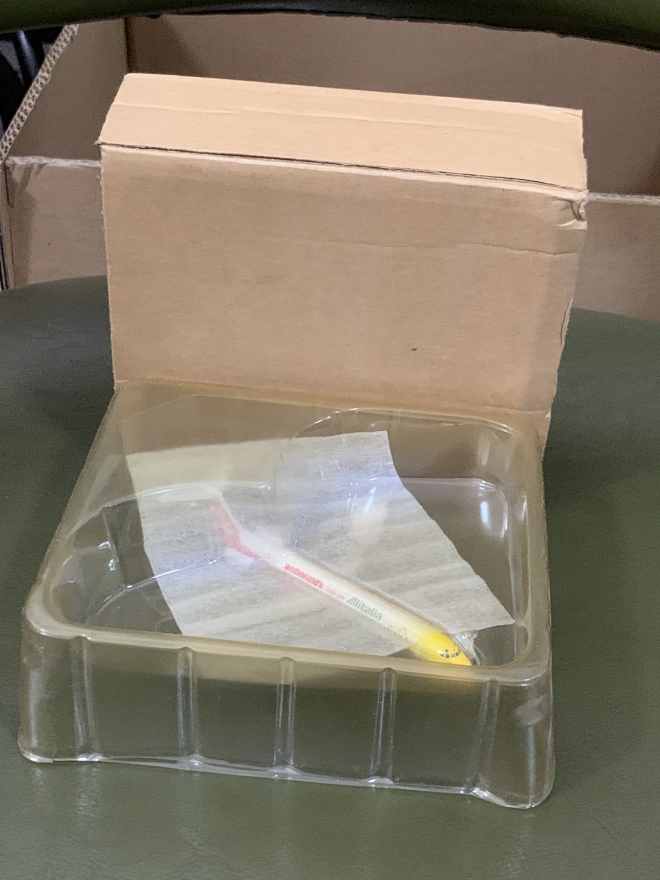零元拍：1/400 麦当劳涂装客机模型，全新无外彩盒包装，绝版原版200X年古董了