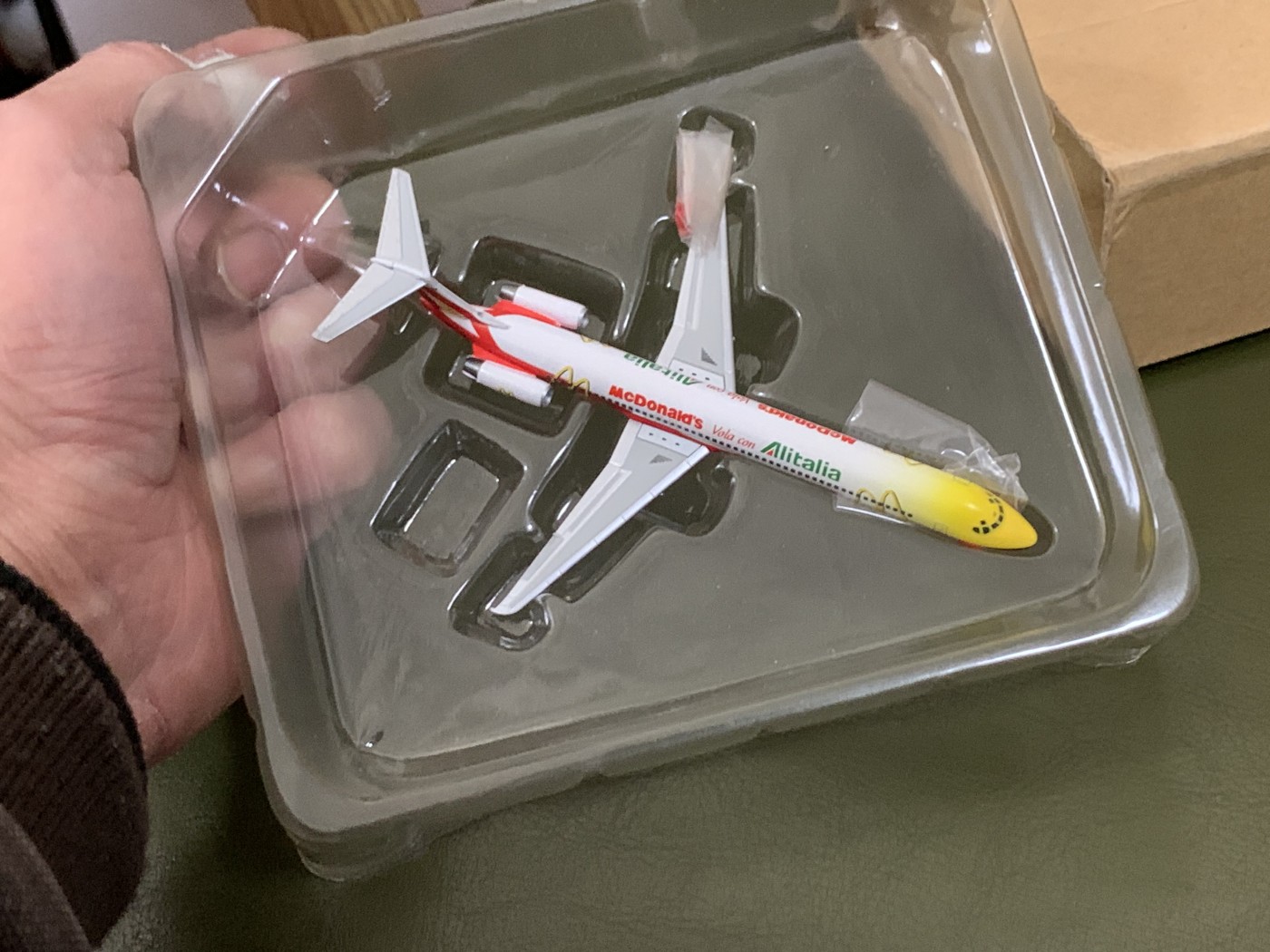 零元拍：1/400 麦当劳涂装客机模型，全新无外彩盒包装，绝版原版200X年古董了