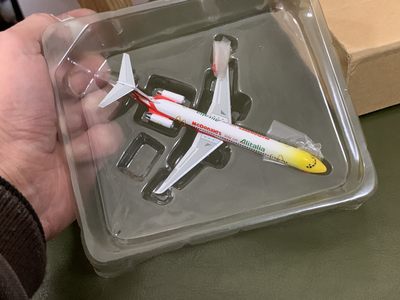 零元拍：1/400 麦当劳涂装客机模型，全新无外彩盒包装，绝版原版200X年古董了 - 零元拍：1/400 麦当劳涂装客机模型，全新无外彩盒包装，绝版原版200X年古董了