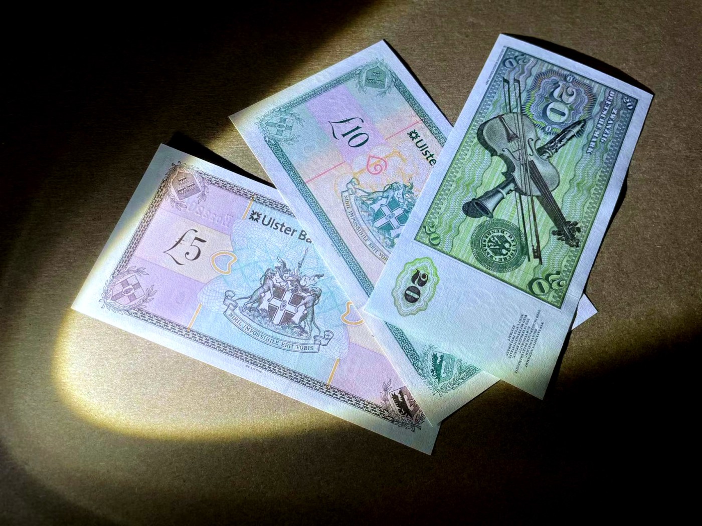 【Blue Auction】✨世界纸币精拍第408期【精】 【一组3张无47】北爱尔兰 2013-14年5-10镑 &德国 1980年20马克 全新UNC