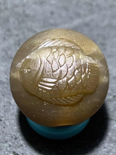 精美亚光高玉化巴西玛瑙手工俏色巧雕鲤鱼圆珠一个！ - 精美亚光高玉化巴西玛瑙手工俏色巧雕鲤鱼圆珠一个！