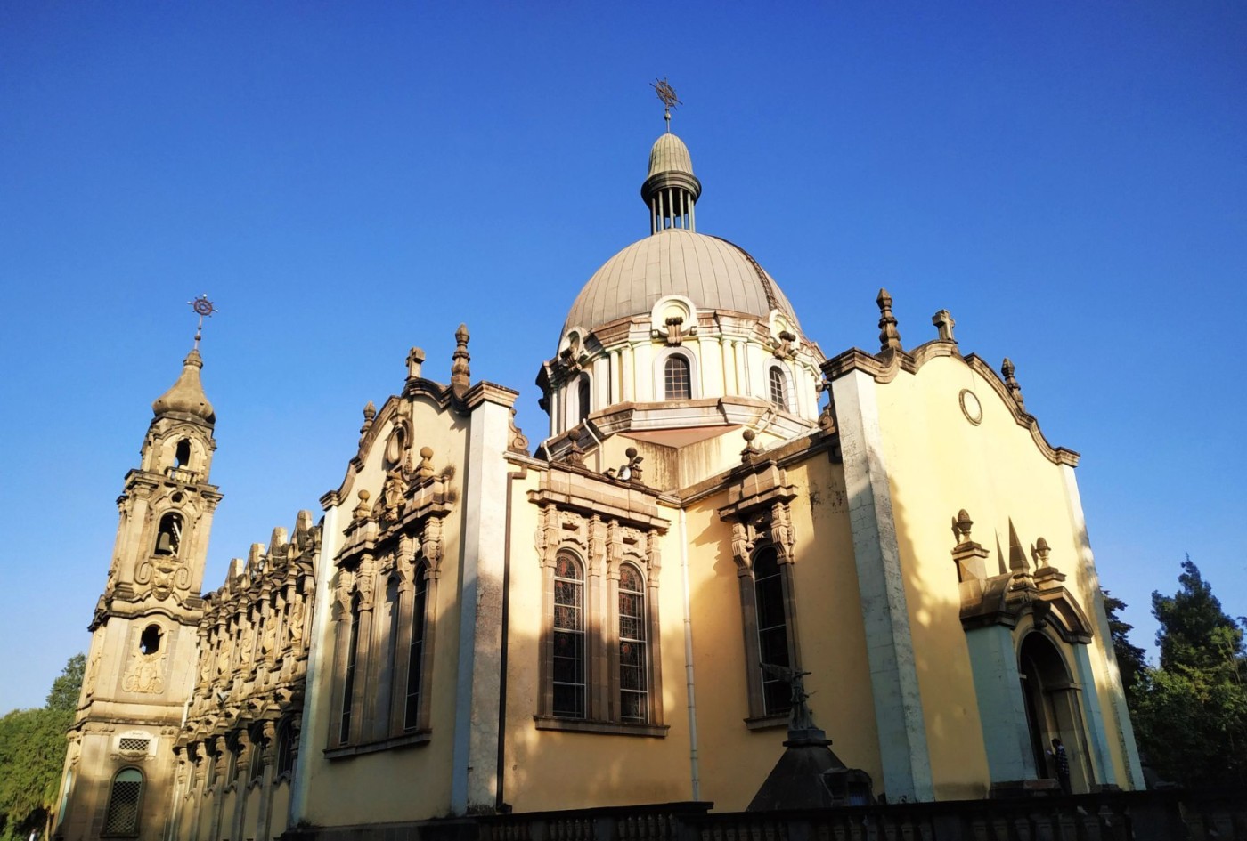 【Blue Auction】✨世界纸币精拍第408期【精】 埃塞俄比亚 1961年100元 末代国王海尔-塞拉西 主图是亚的斯亚贝巴市的圣三一大教堂 该国重要的宗教胜地 塞拉西国王夫妇都安葬于此 PMG66EPQ 老壳子 样钞 BWC雕刻精美 