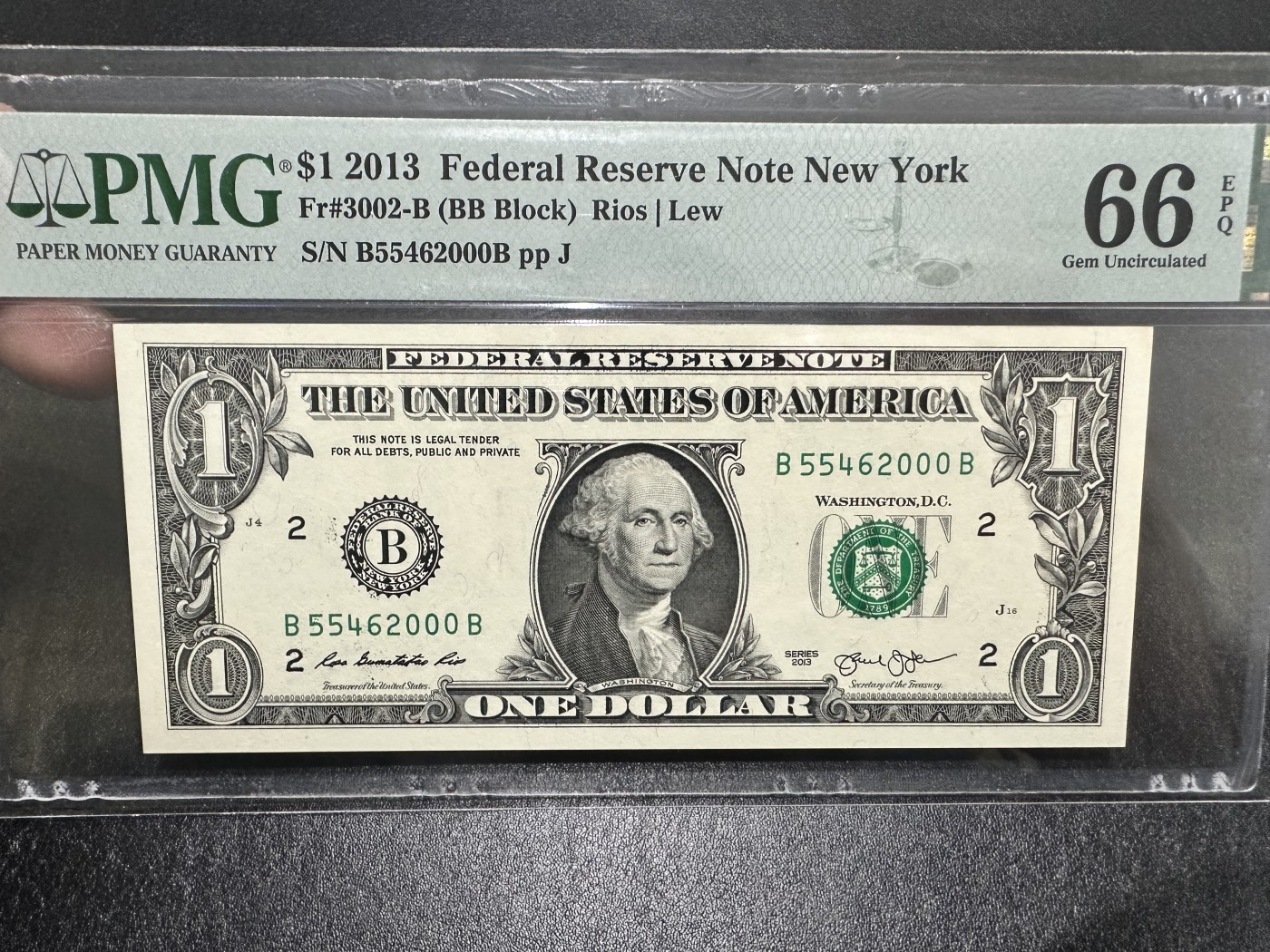 《外钞收藏家》第三百二十三期 2013年美国1美元 PMG66 豹子号000