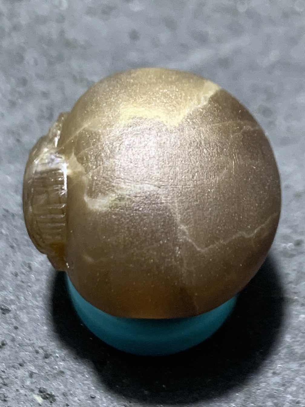 精美亚光高玉化巴西玛瑙手工俏色巧雕鲤鱼圆珠一个！