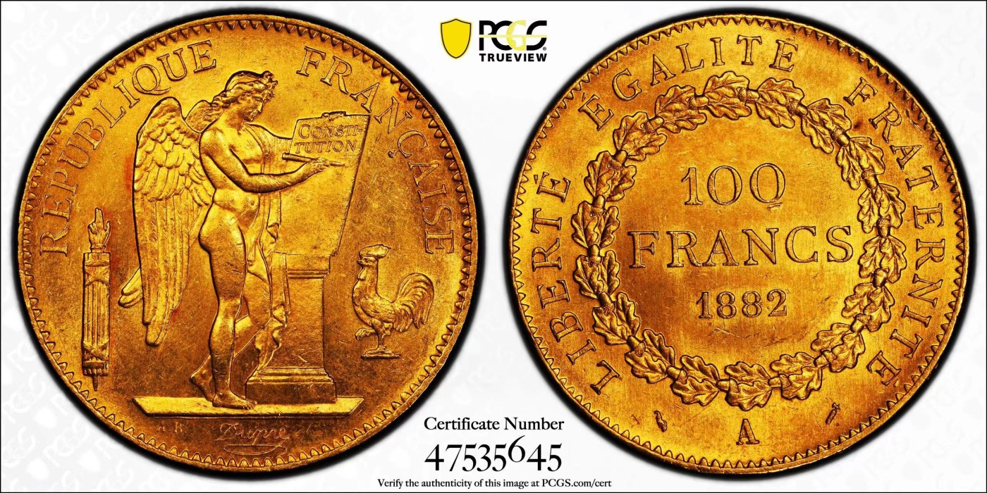 【Blue Auction】✨世界纸币精拍第408期【精】 法国 1882年100法郎 32克多大金币 PCGS MS63 该枚金币丝绒般柔顺的底板 划痕少 转光非常强烈 远比一般的状态好 实物拿在手上散发着蜂蜜般的细腻光泽和薄荷般沁人心脾的舒适感 天使在书写法国宪法，天使左侧是古罗马代表权威的束棒，天使右侧是代表法国大革命斗争精神的公鸡。背面图案：象征和平的月桂花环，在欧洲该硬币称为“幸运硬币” 