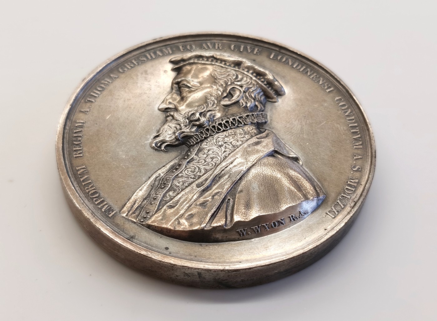 博洋堂世界钱币拍卖第057期（全场包邮） 英国1844年皇家交易所开幕纪念铜章 材质为铜镀银 直径74mm 正面像为伦敦证券交易所创办人 英国皇家造币厂首席设计师W.Wyon作品 厚重巨大