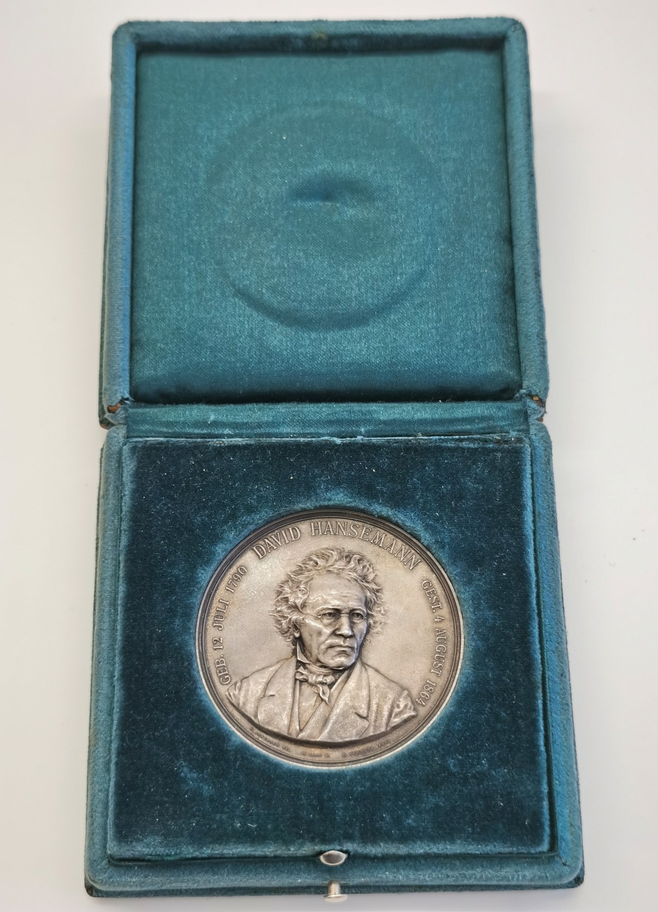 博洋堂世界钱币拍卖第057期（全场包邮） 德国1924年David Hansemann纪念银章 非常漂亮的原盒上镶嵌了铜框装饰 好品银章 55mm 80g 获得者为Eduard Hoefling 博洋堂之前一枚获得者为Bruno Stobbe同款银章成交价5000+