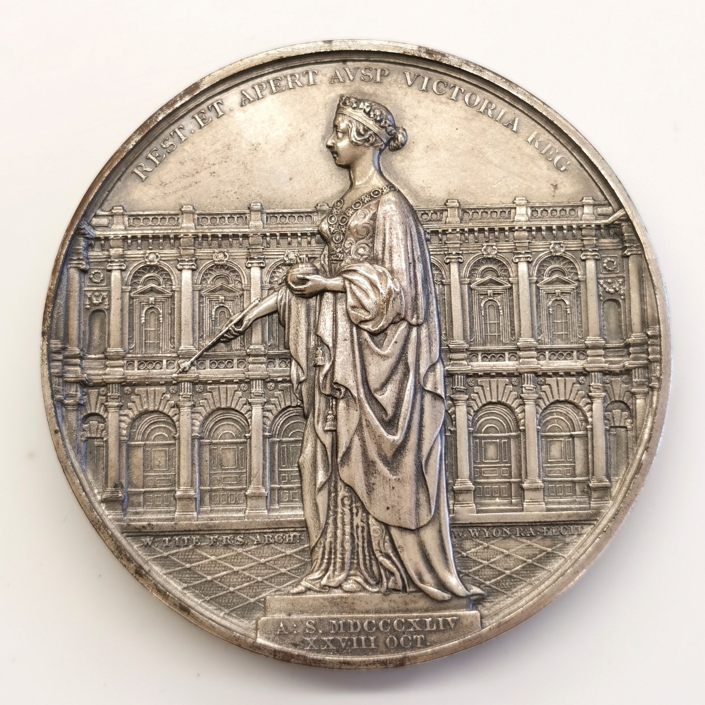 博洋堂世界钱币拍卖第057期（全场包邮） 英国1844年皇家交易所开幕纪念铜章 材质为铜镀银 直径74mm 正面像为伦敦证券交易所创办人 英国皇家造币厂首席设计师W.Wyon作品 厚重巨大