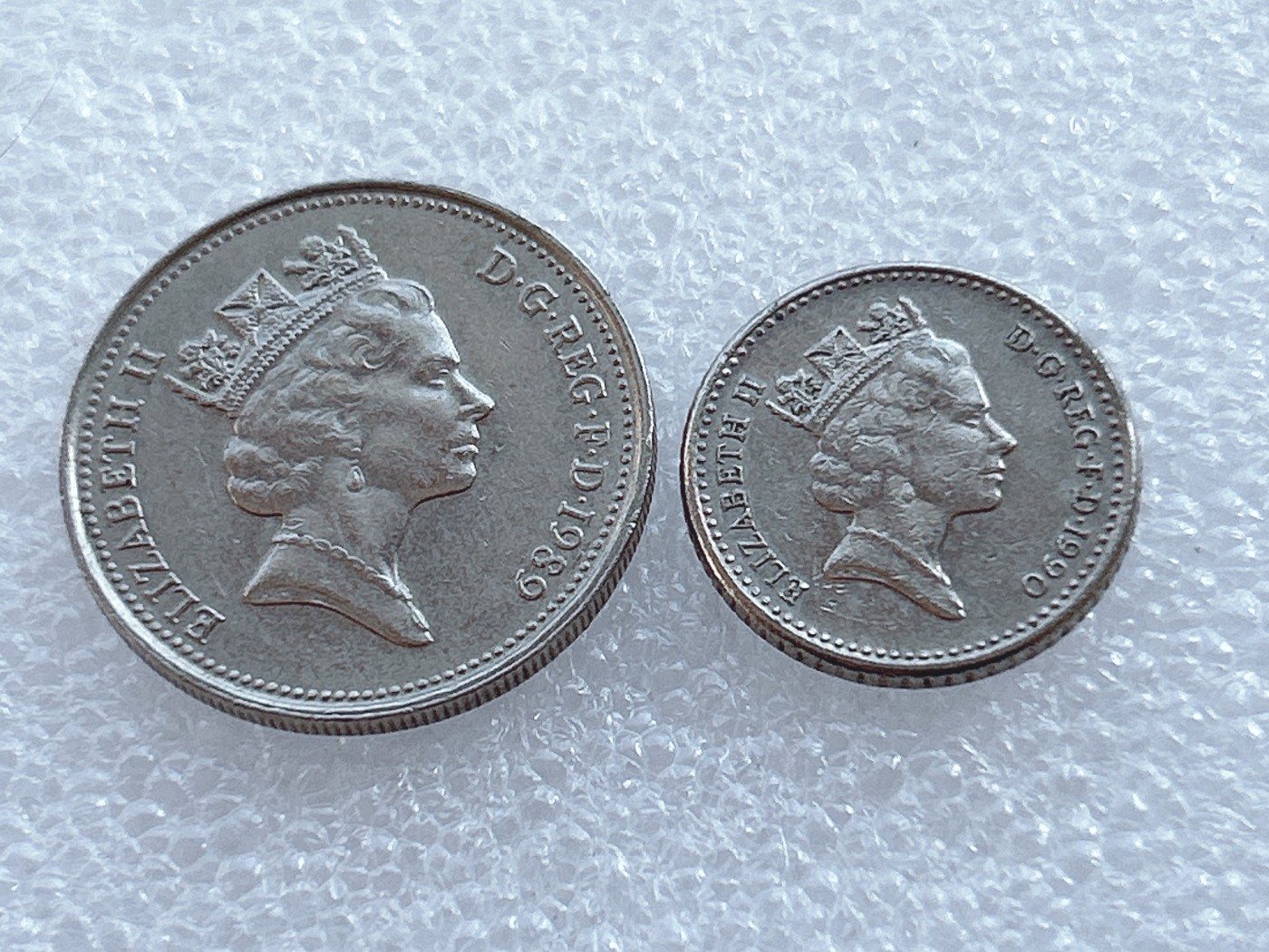 海外回流1元起拍小铺 各国钱币散币场 第2期 英国5便士高冠女王版一对 大小版