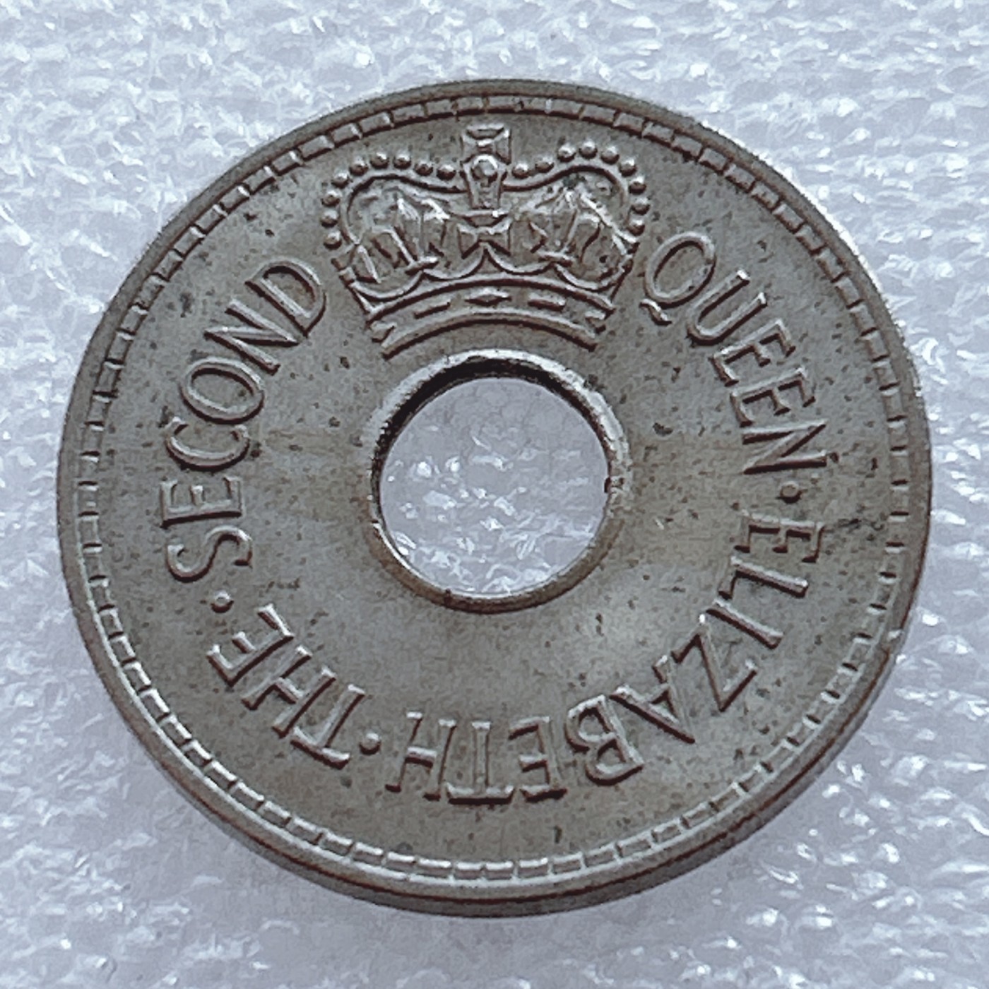 海外回流1元起拍小铺 各国钱币散币场 第2期 1968年斐济1便士圆孔硬币