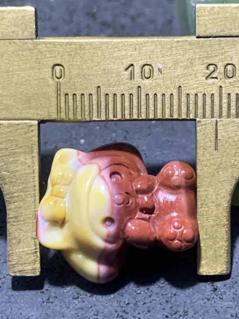 精美戈壁彩玉手工雕刻瑞美乐蒂珠子（吊坠)一个！