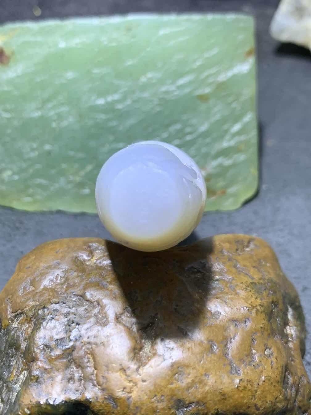 精美高玉化马达加斯加海洋玉髓手工俏色巧雕荷塘月色意境吊坠（把件）一个！
