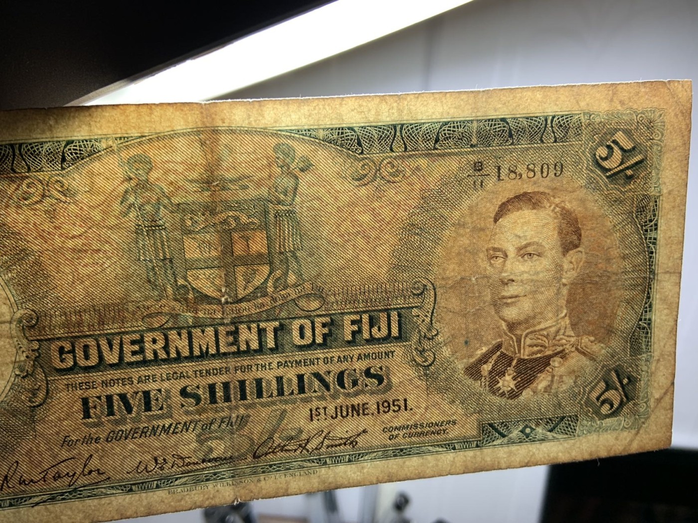 收藏联盟Quantum Auction 第313期拍卖  斐济1940年5先令 品相如图 倒置号 乔治六世国王 